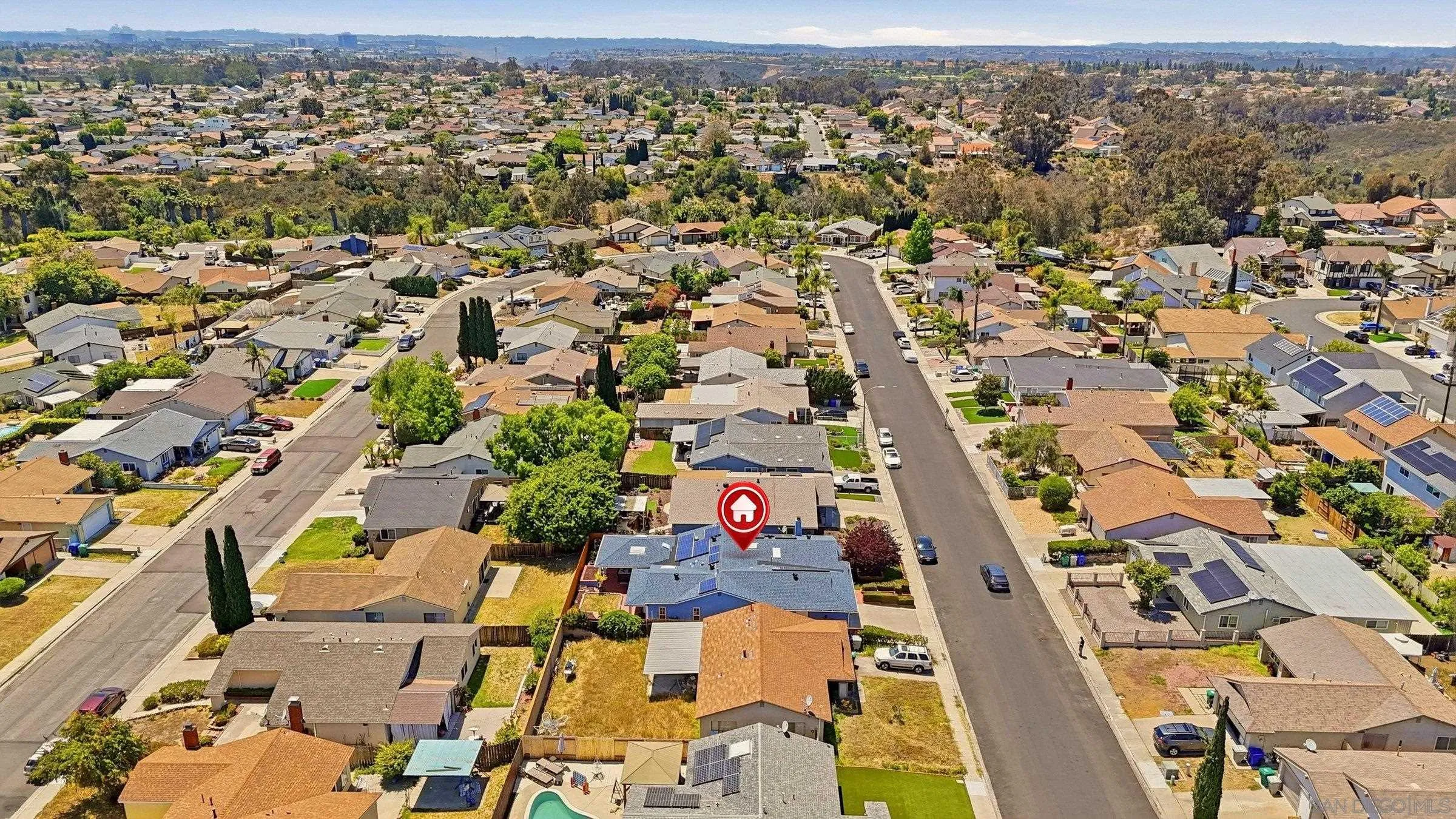 https://cdn.realtyfeed.com/cdn/127/260012364/832db395e8556240f8c67022c4232379.webp