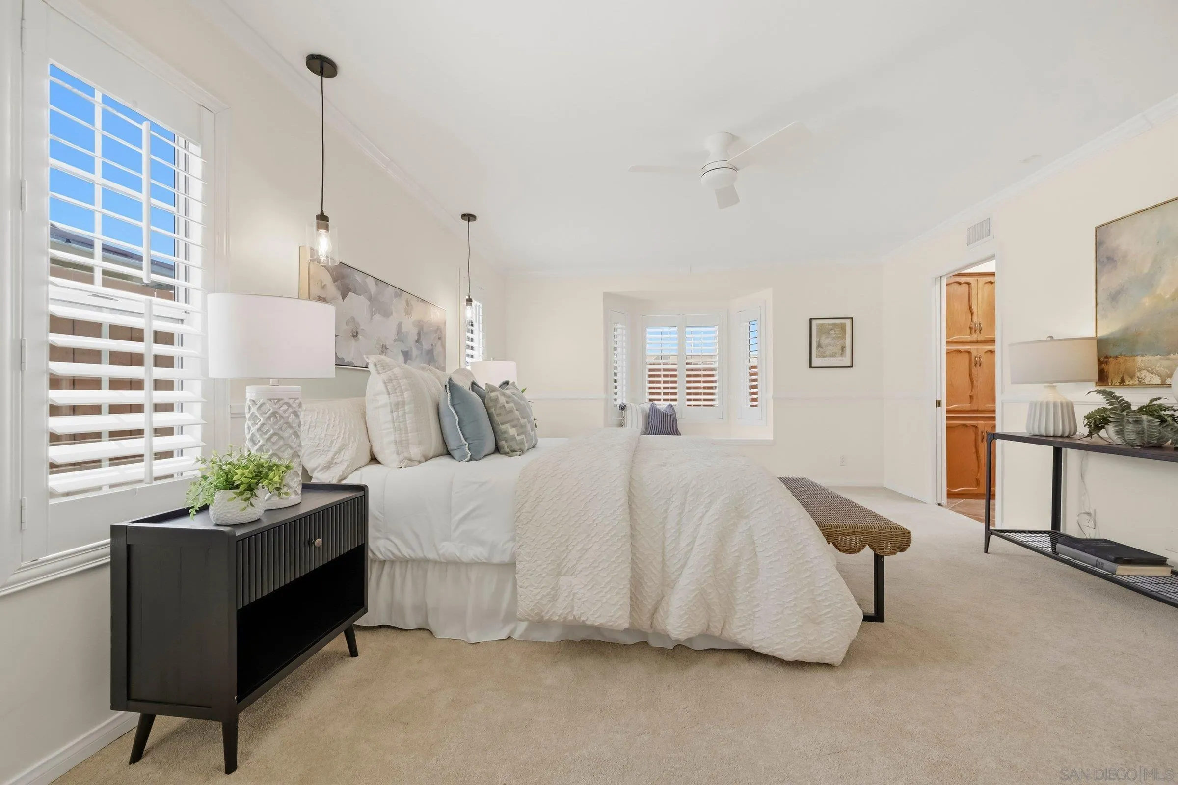 https://cdn.realtyfeed.com/cdn/127/260012364/8359830b15338f244117eed25b3c166b.webp