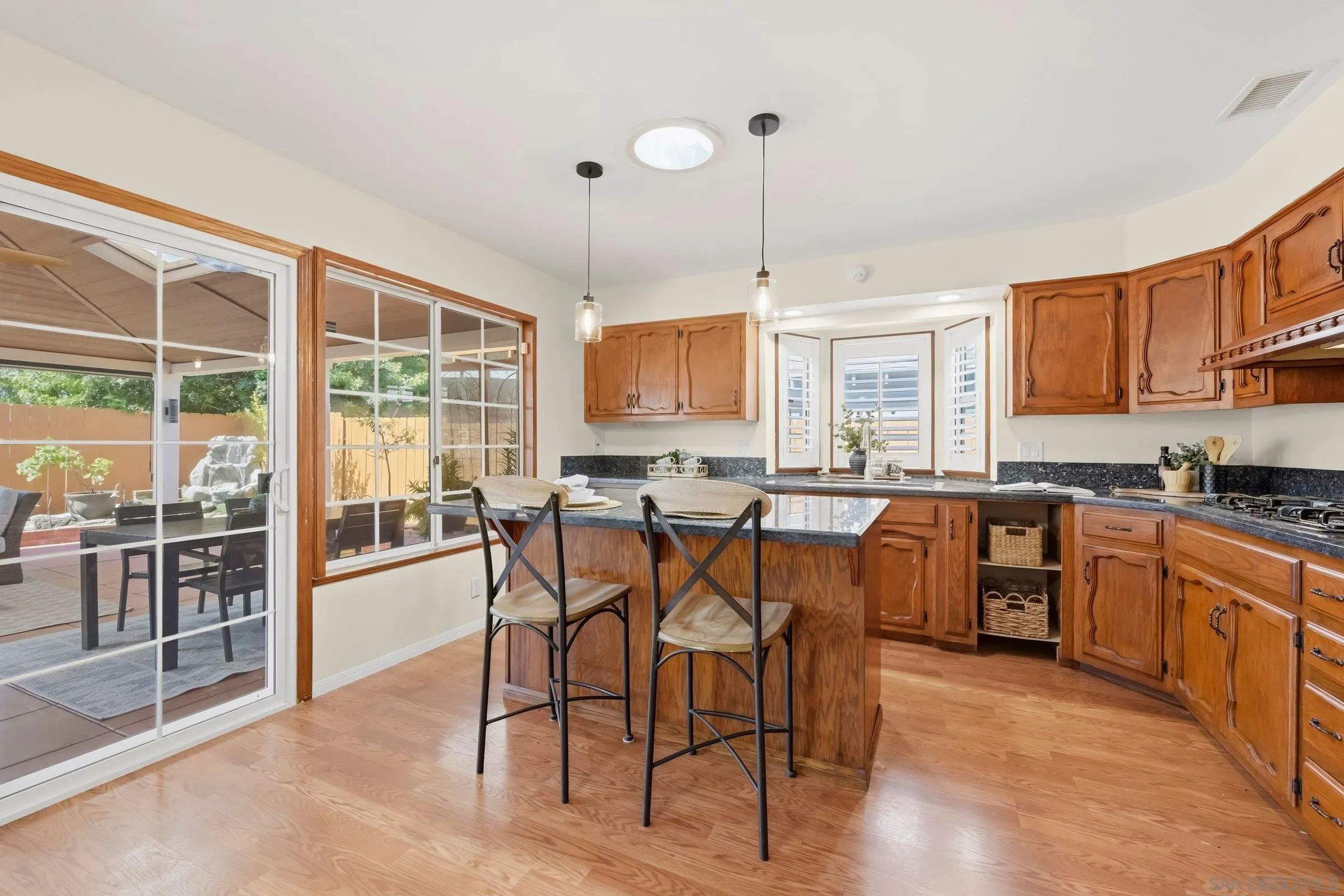 https://cdn.realtyfeed.com/cdn/127/260012364/efd759d0a2f7b3d81ba11f05a575bdc2.webp