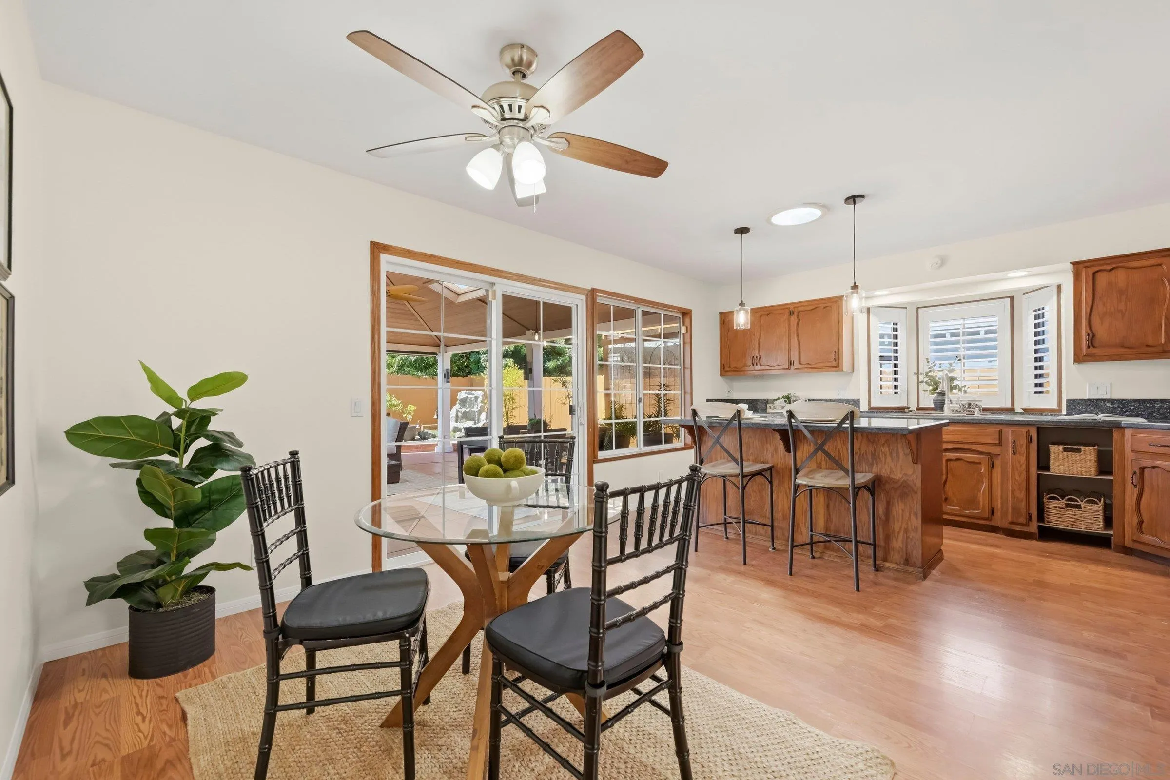 https://cdn.realtyfeed.com/cdn/127/260012364/ffb0fe2e25fb6f30fe5a9e6701a48a42.webp