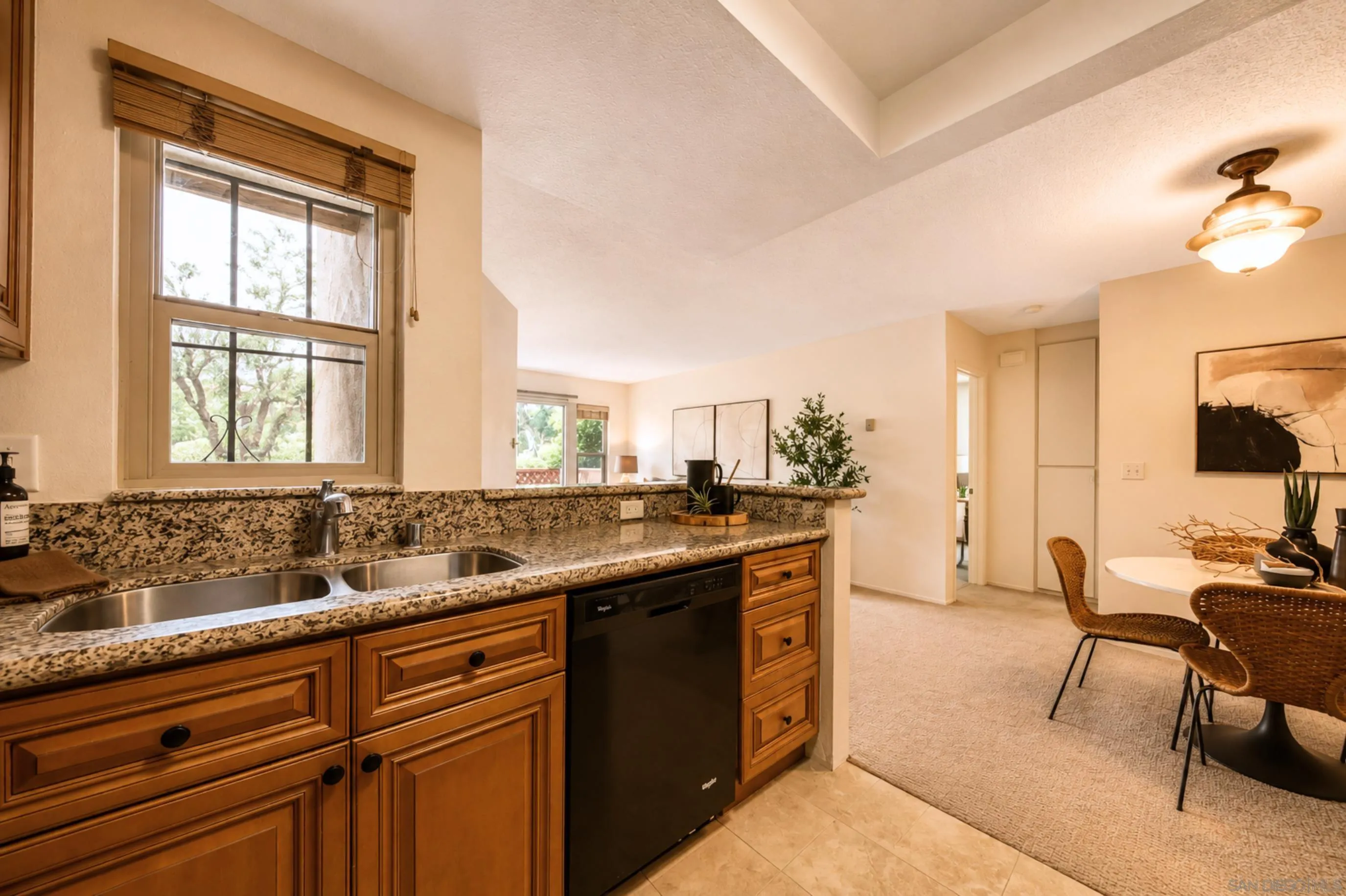 Photo #6: 260012367 Listing: Photo #6