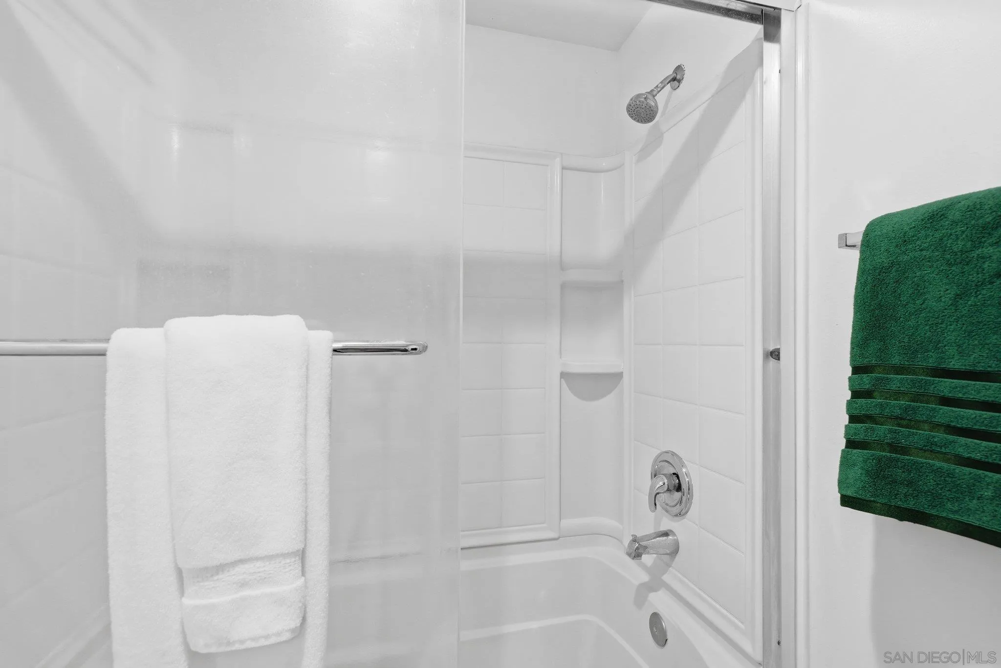 https://cdn.realtyfeed.com/cdn/127/260012372/2504dc4db7a8f390fc6e88e3e6f5af12.webp