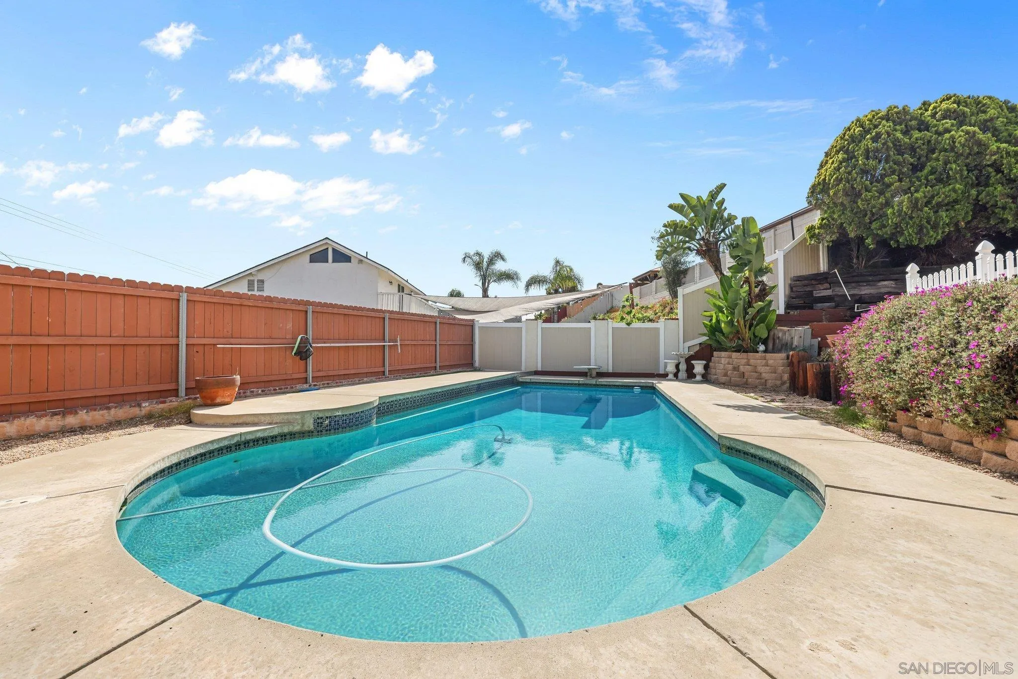 https://cdn.realtyfeed.com/cdn/127/260012372/3c31251f491d16adb5bed7cf6db17c01.webp