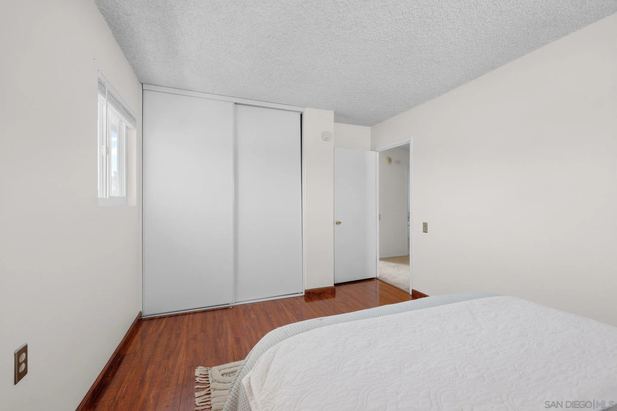 https://cdn.realtyfeed.com/cdn/127/260012372/74fa2c1b90955dd140df0a4bfad7d1da.webp