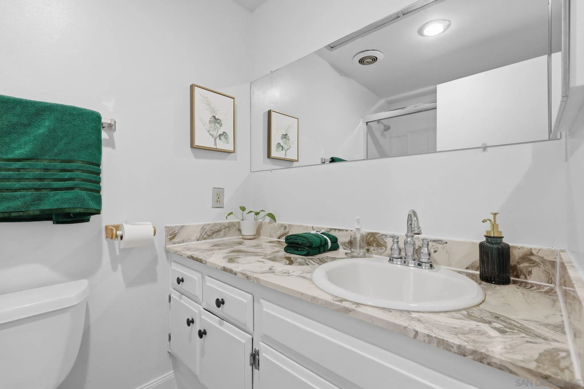 https://cdn.realtyfeed.com/cdn/127/260012372/ab35ad65f50900d2e342323c09ab7140.webp