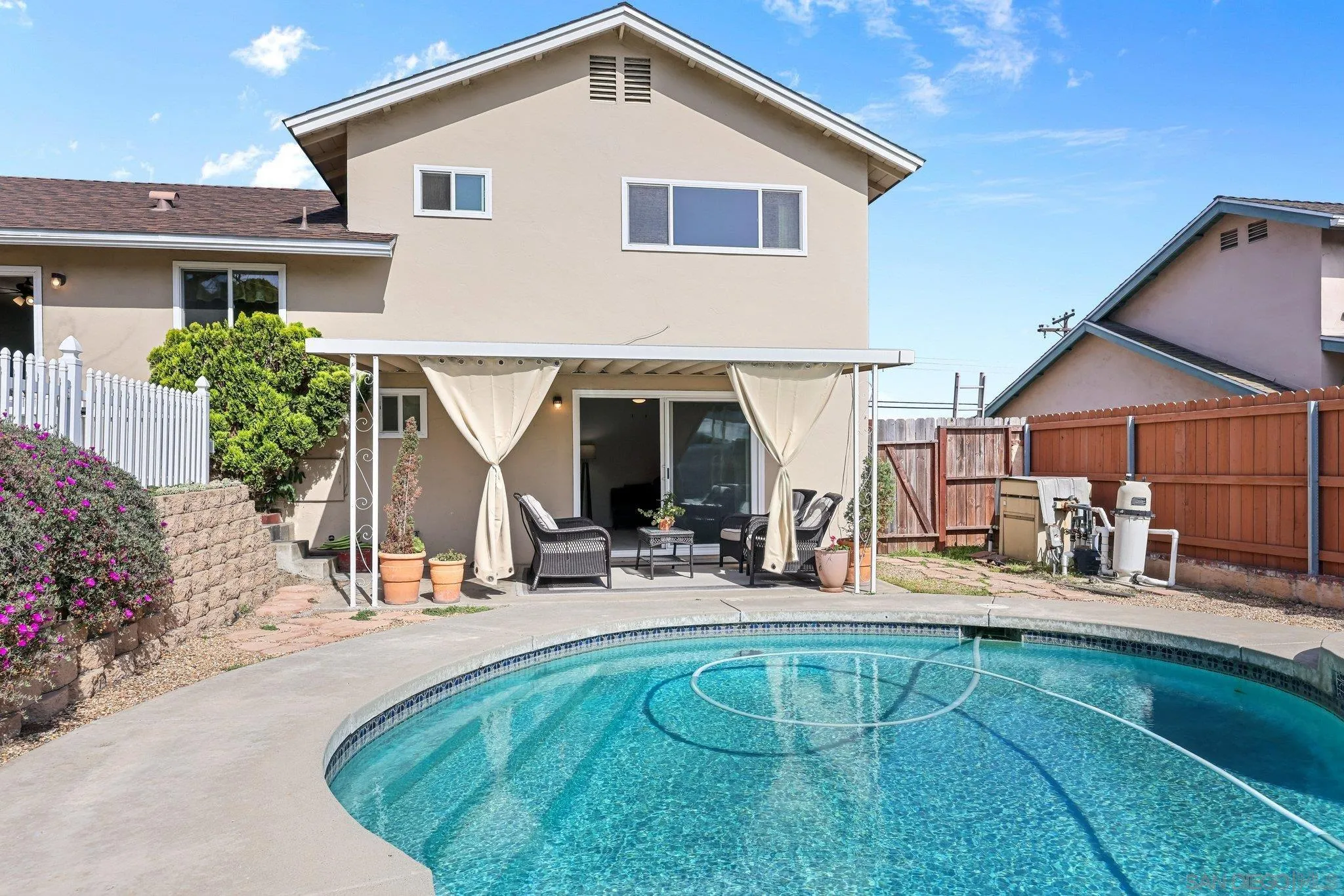 https://cdn.realtyfeed.com/cdn/127/260012372/aebca6e4cad905139257018f085dc8ec.webp