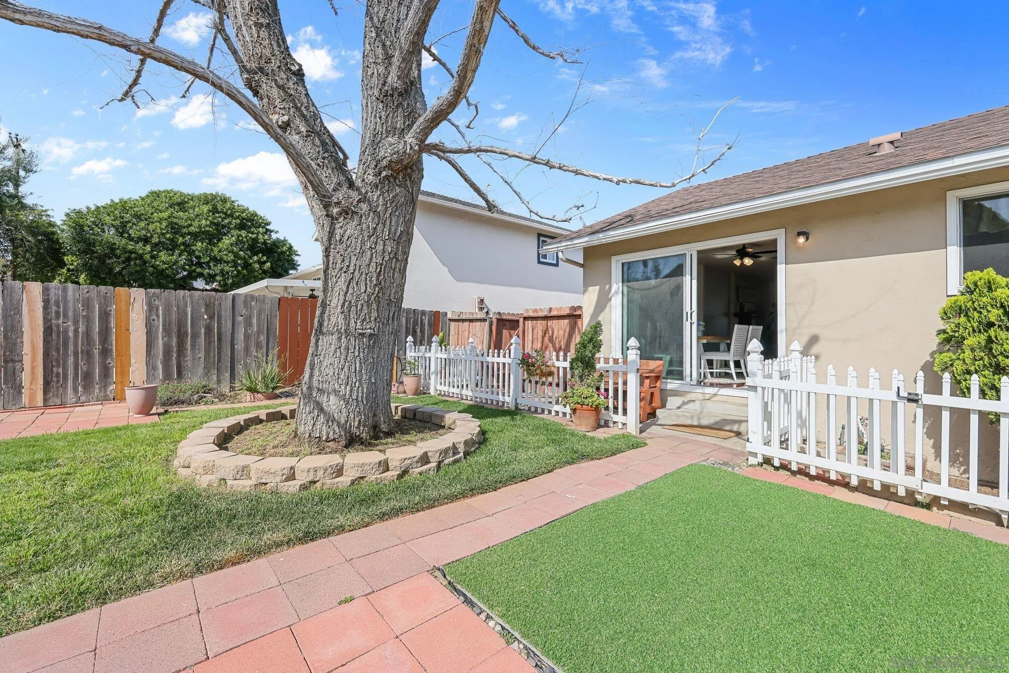 https://cdn.realtyfeed.com/cdn/127/260012372/c175b238ebbf8f4b8319cd4c044c1580.webp