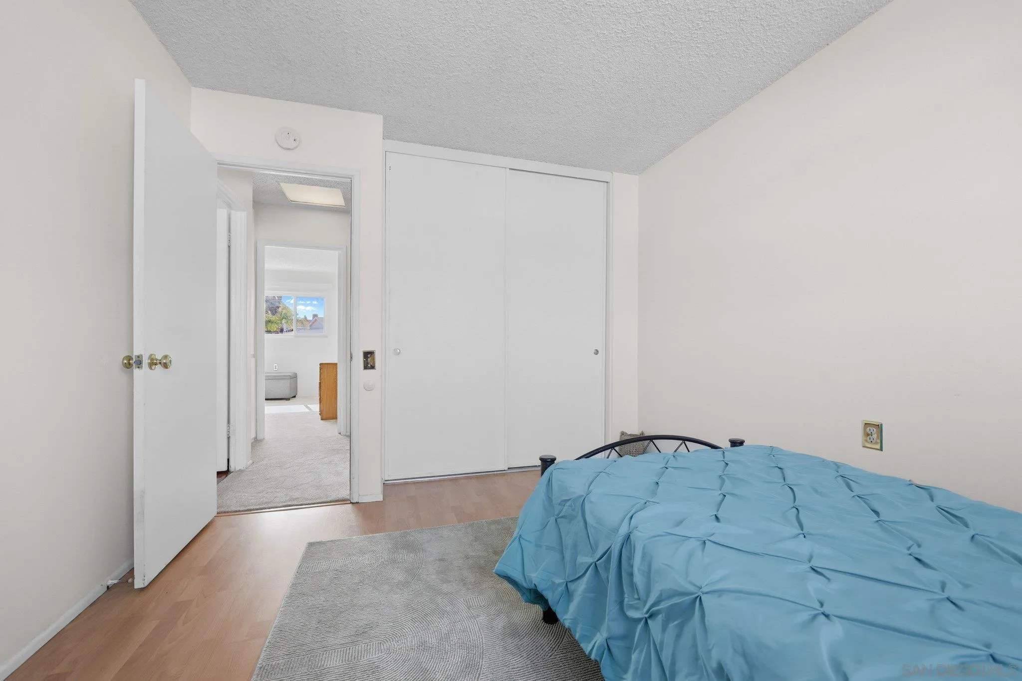 https://cdn.realtyfeed.com/cdn/127/260012372/c2233ce4db7ae0cf8c80b041b976966e.webp