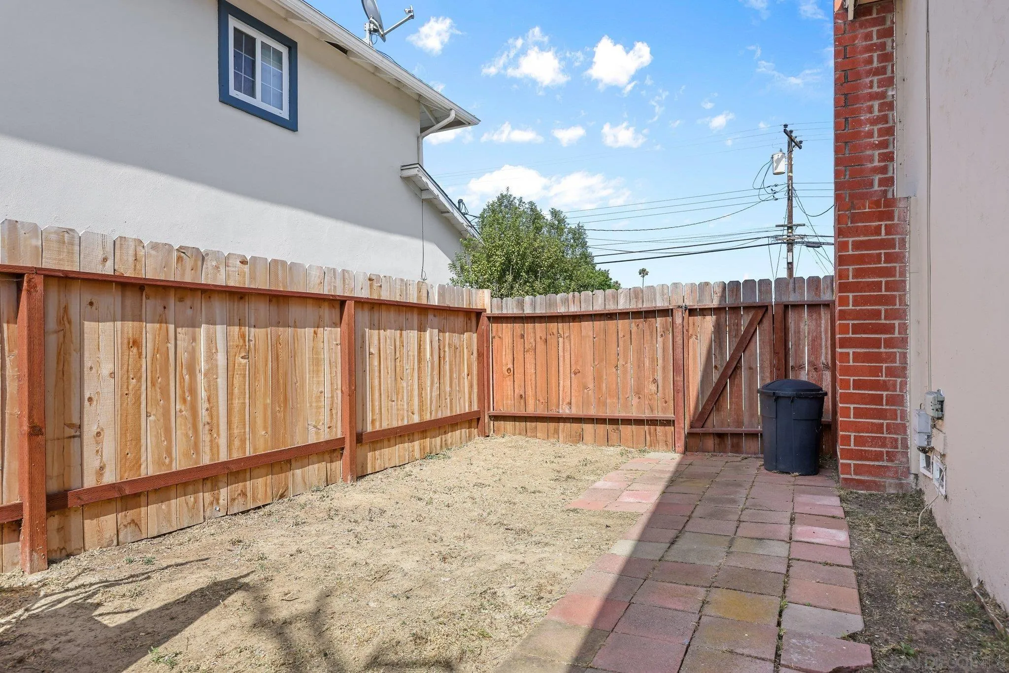 https://cdn.realtyfeed.com/cdn/127/260012372/fa415fef17c5fa2078abfe3d56c371e0.webp