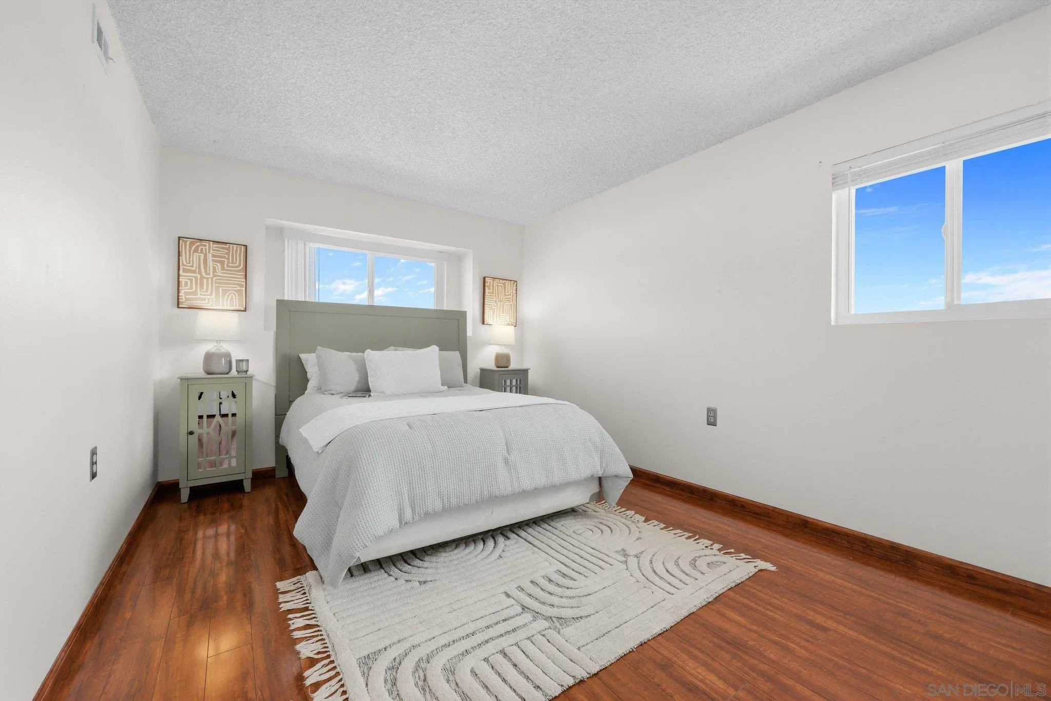 https://cdn.realtyfeed.com/cdn/127/260012372/feecda5ec9266e6fd5abfc03f2d1a976.webp