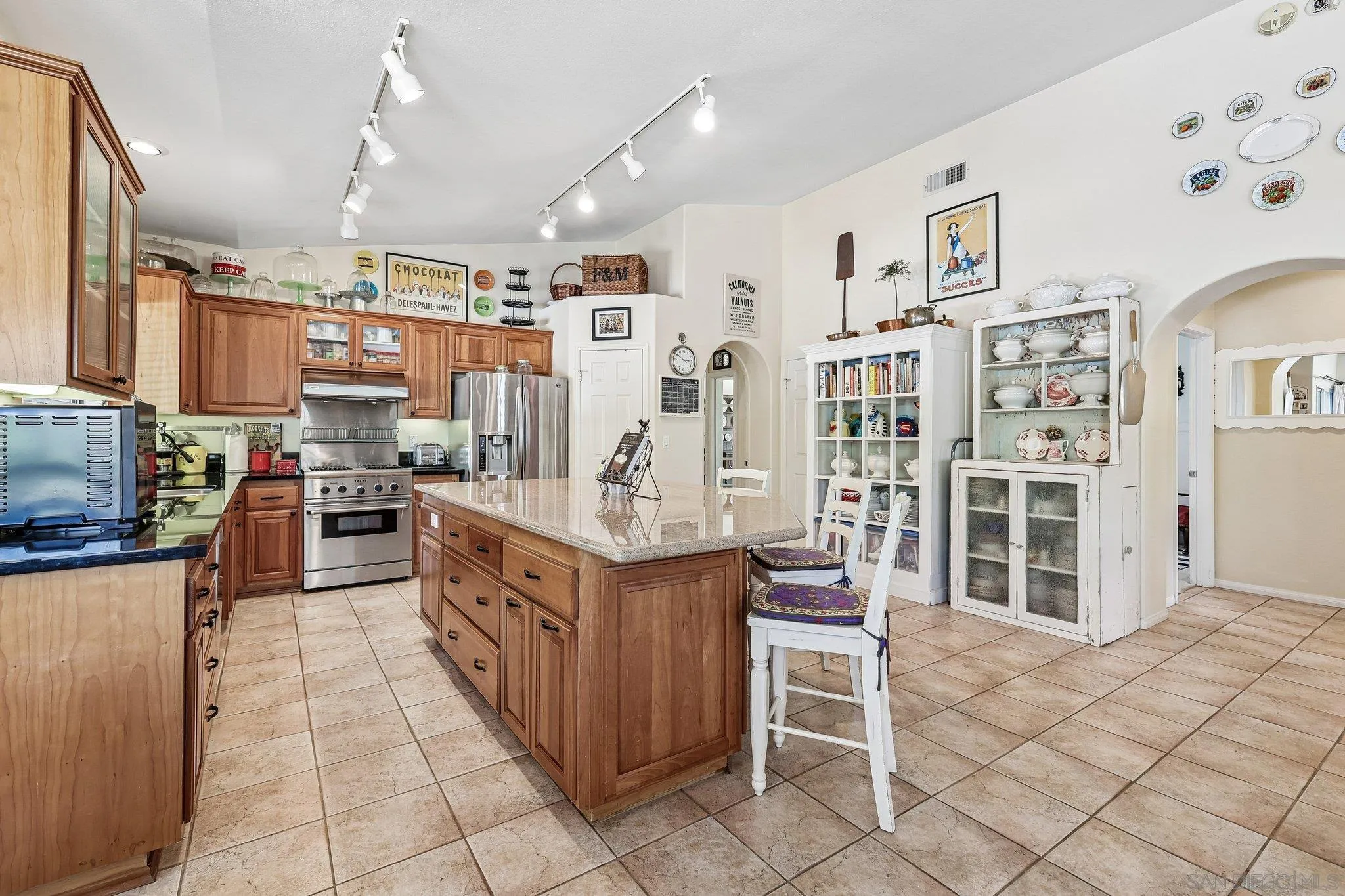 https://cdn.realtyfeed.com/cdn/127/260012373/133088c9a50941032f4d16a40d0d7786.webp