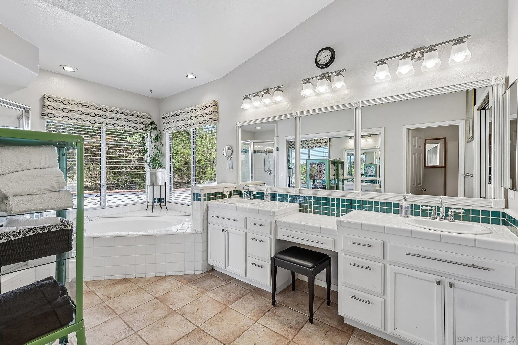 https://cdn.realtyfeed.com/cdn/127/260012373/16b01f9bf46bc115e71ad86da442ac87.webp