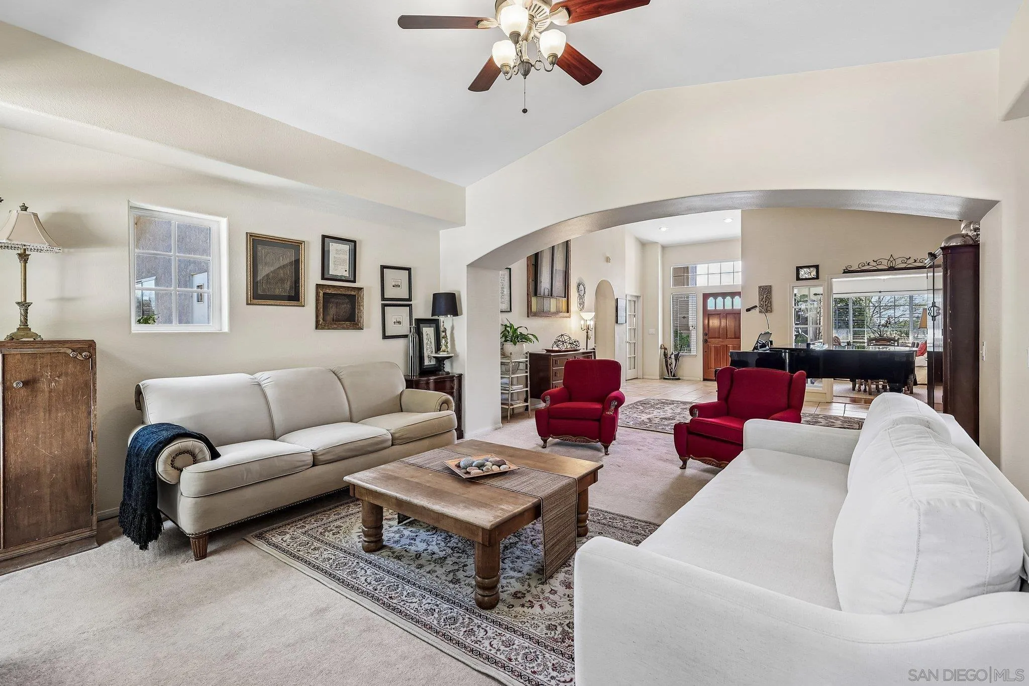 https://cdn.realtyfeed.com/cdn/127/260012373/1eeb2f8cd46ea6bc0bbce4e7f2e6f142.webp
