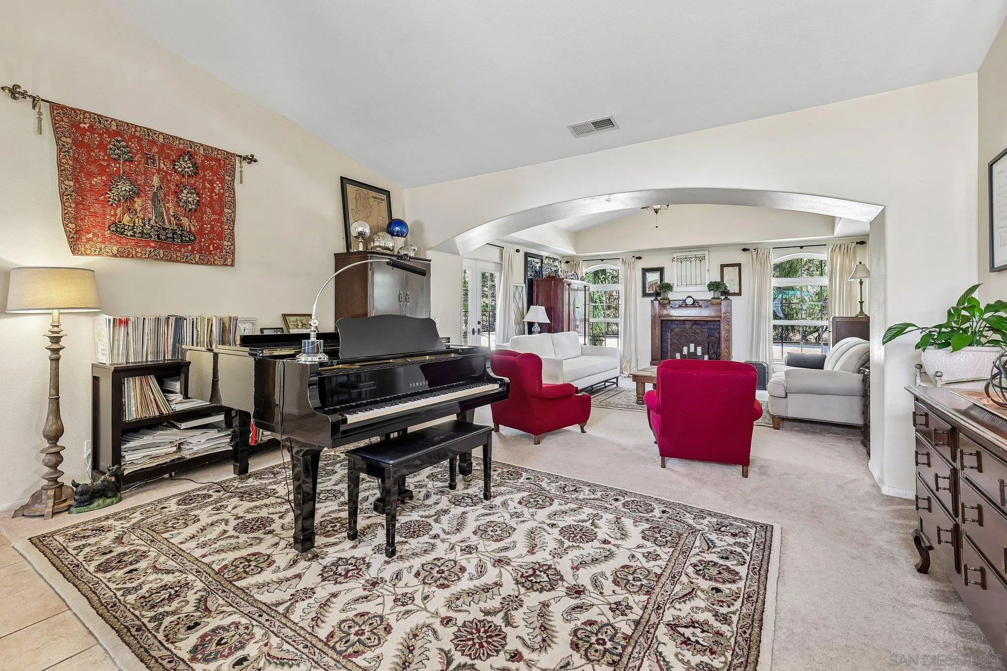 https://cdn.realtyfeed.com/cdn/127/260012373/1fa7a35230322c6c71f78b1406001fc7.webp