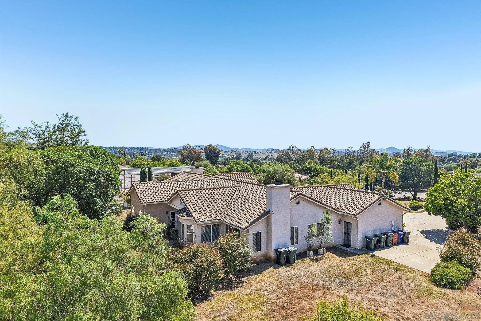 https://cdn.realtyfeed.com/cdn/127/260012373/3e752cf2841ffa2d22999c0385ddbf36.webp