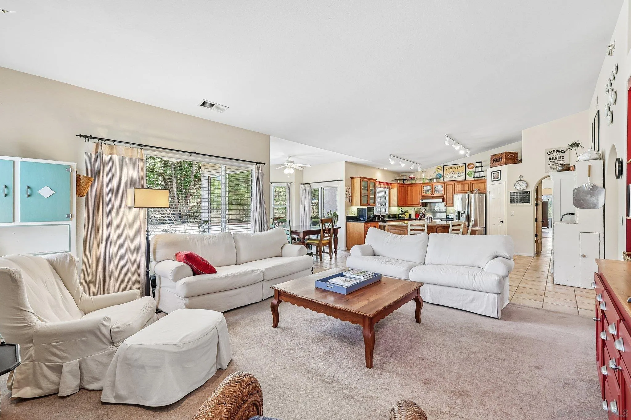 https://cdn.realtyfeed.com/cdn/127/260012373/40cf2a28a29780de0e8ae6bc835ed756.webp
