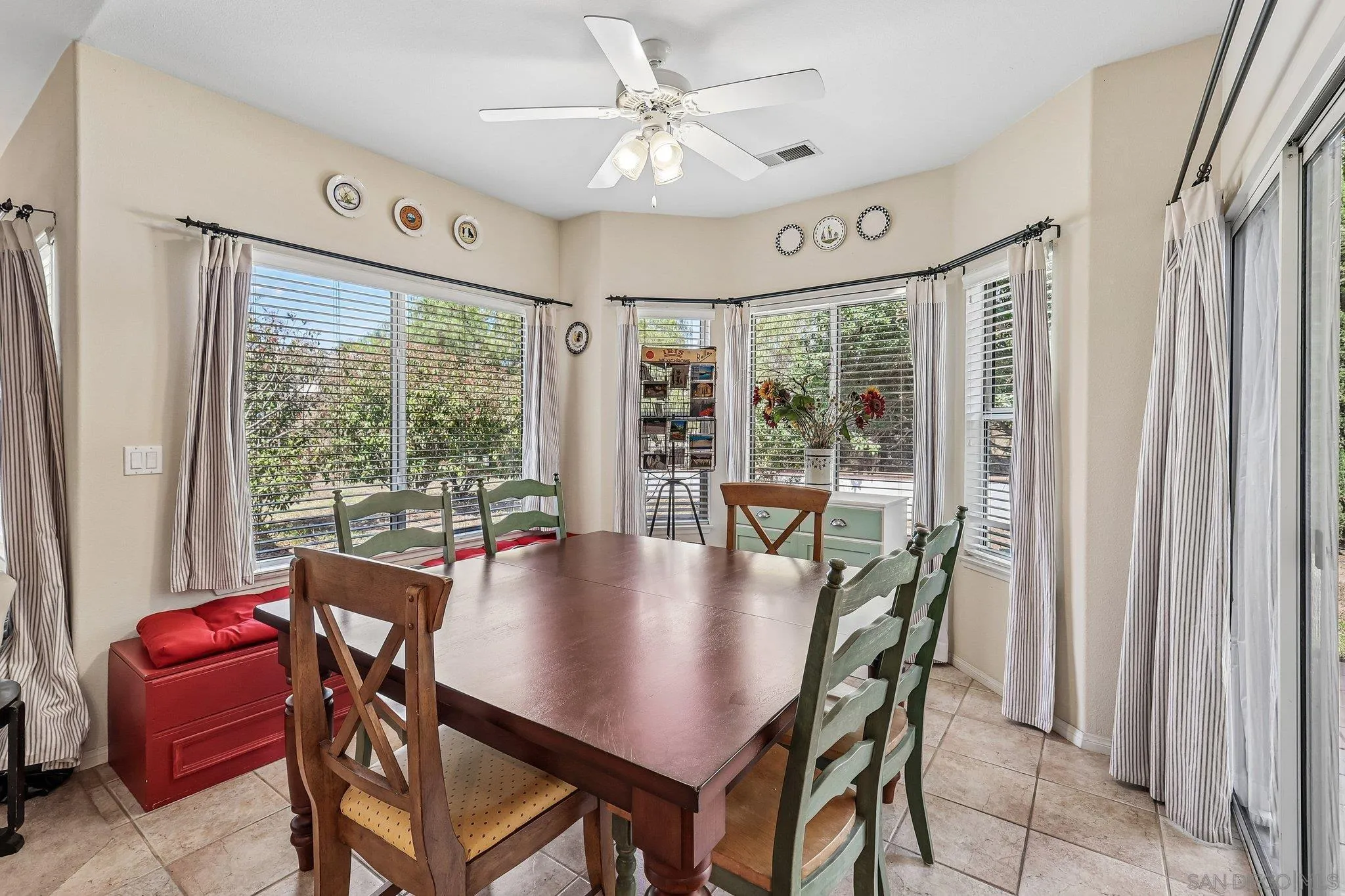 https://cdn.realtyfeed.com/cdn/127/260012373/7f80aed2e82217efea848451c691eee8.webp