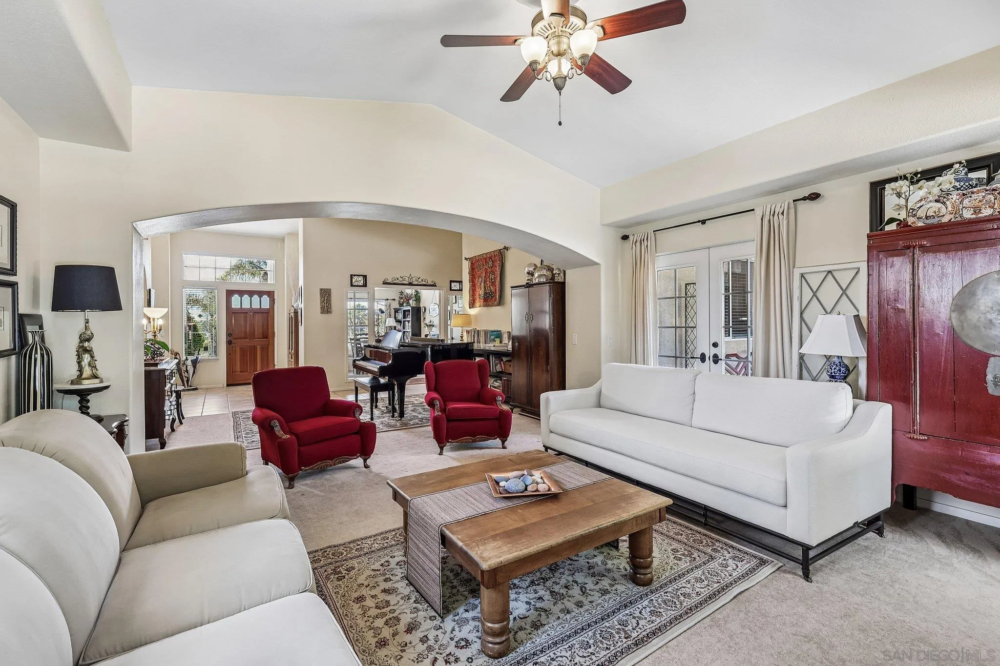 https://cdn.realtyfeed.com/cdn/127/260012373/a251f5bce6423135f4d3a648b44c993f.webp