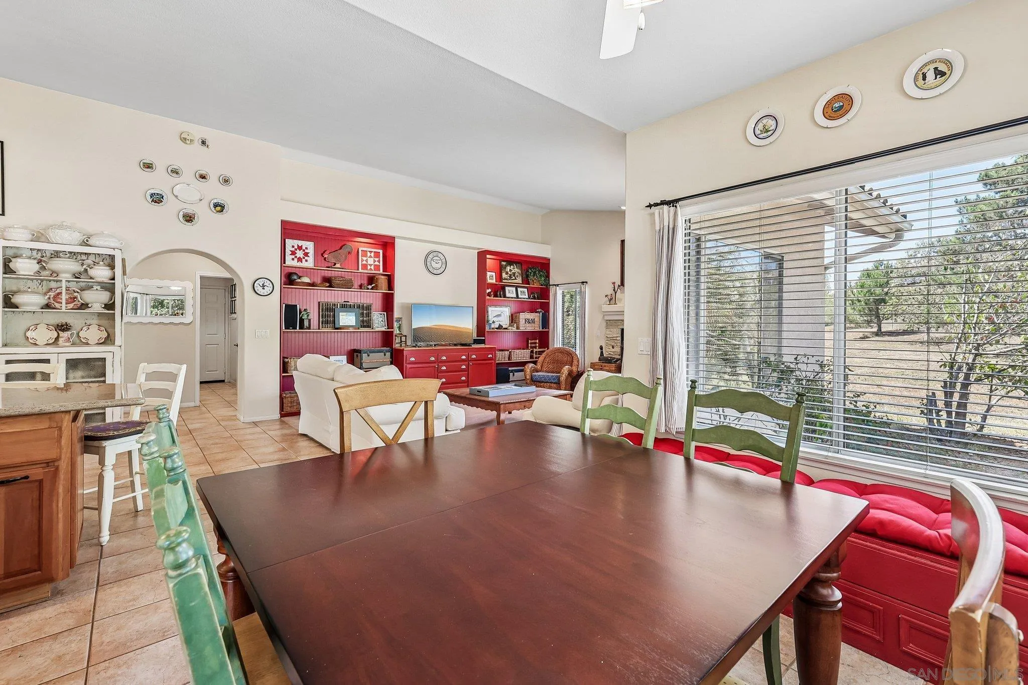 https://cdn.realtyfeed.com/cdn/127/260012373/a708ad2be5b3c71364853a0ce9633ebd.webp