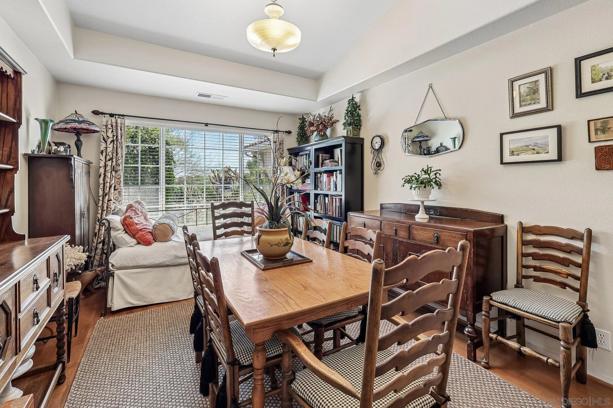https://cdn.realtyfeed.com/cdn/127/260012373/af7f9ab676d3e32e1d8617291c725848.webp