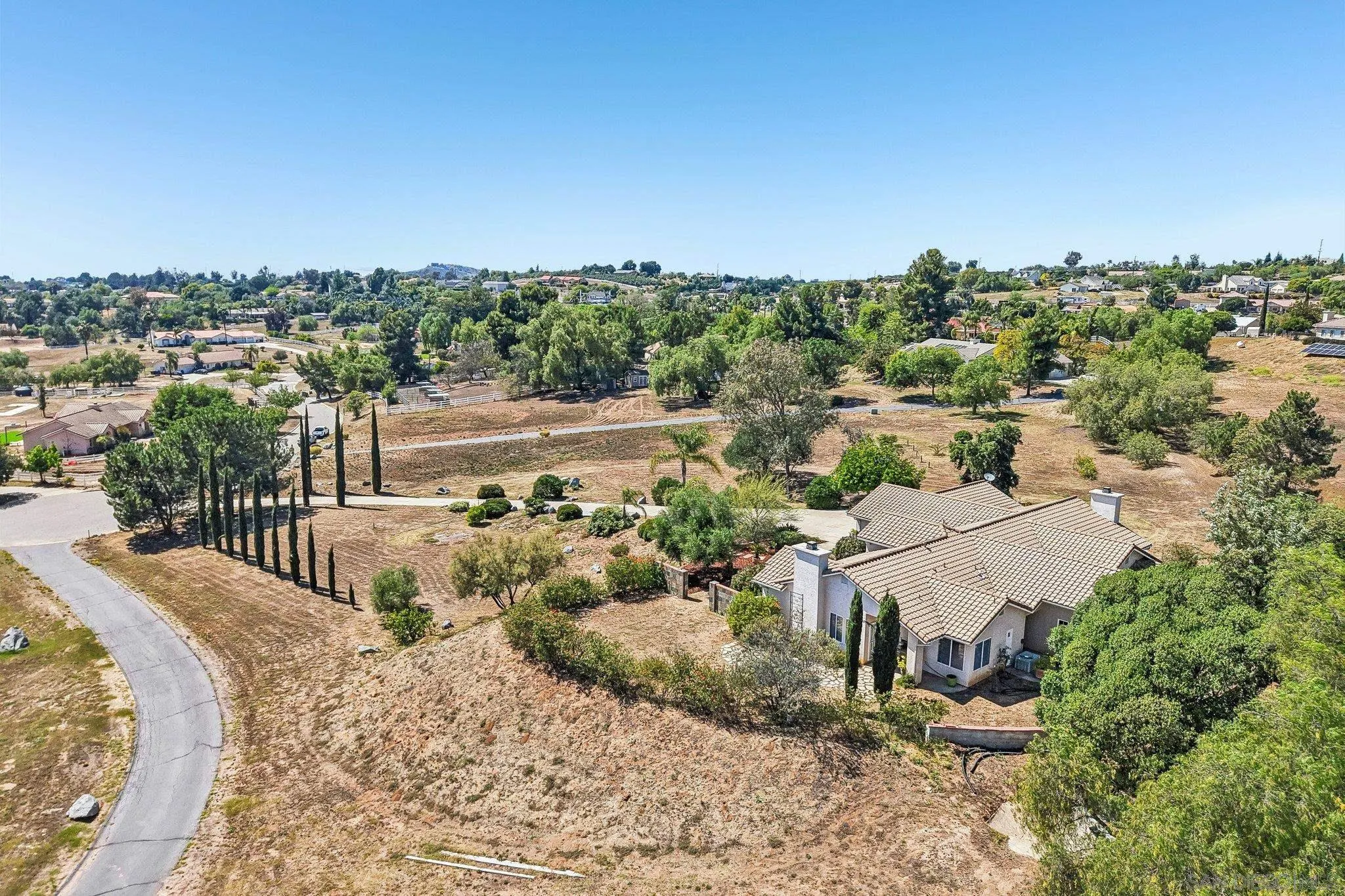 https://cdn.realtyfeed.com/cdn/127/260012373/d591743a84e6510d6807eef20ce0ae14.webp