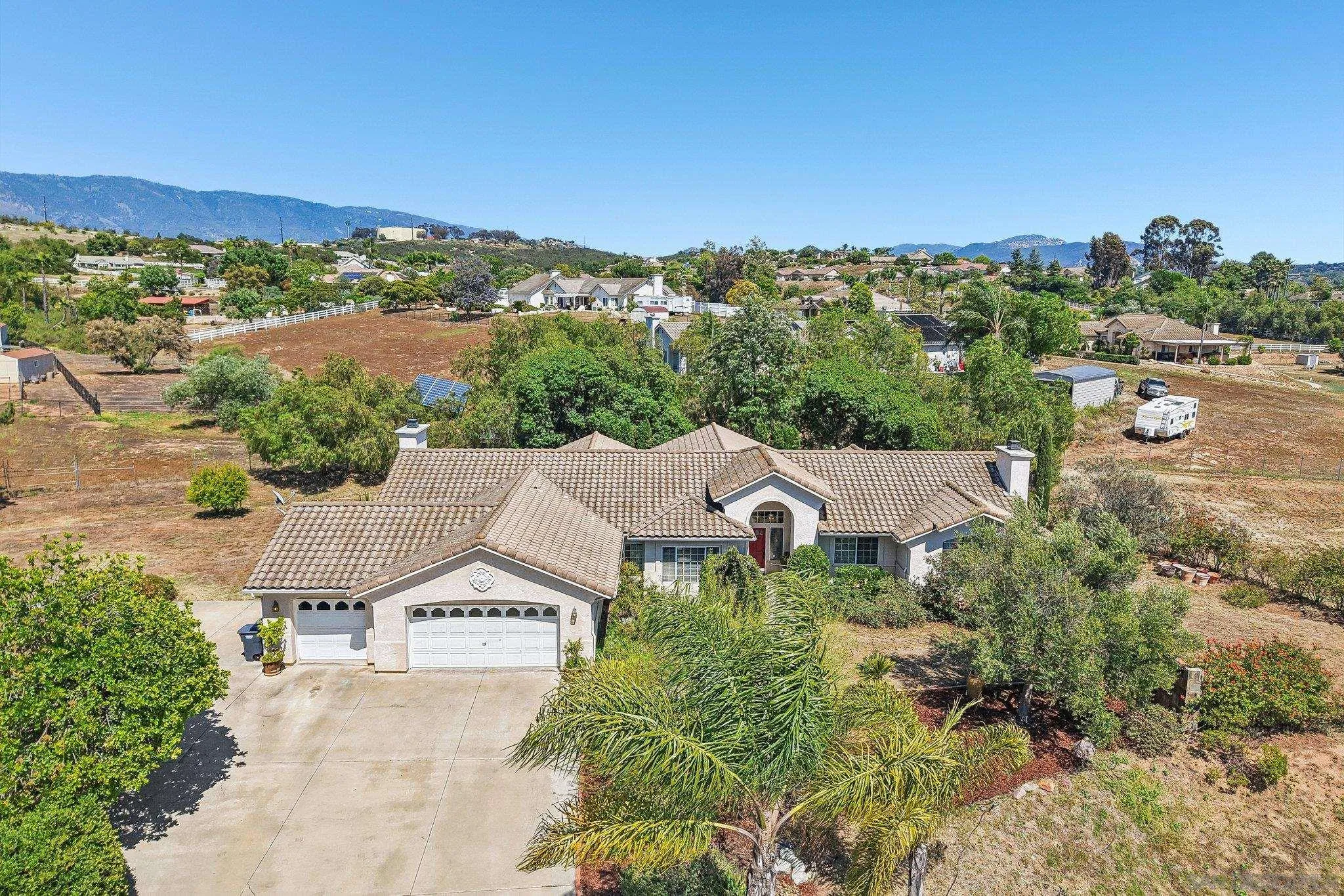 https://cdn.realtyfeed.com/cdn/127/260012373/ffbe308e9e84764e3d5cbbeed9cea2ca.webp