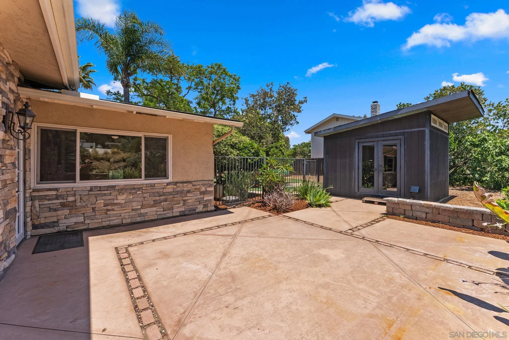 https://cdn.realtyfeed.com/cdn/127/260012378/1463191058dcb9f32f8f382e402f51bb.webp