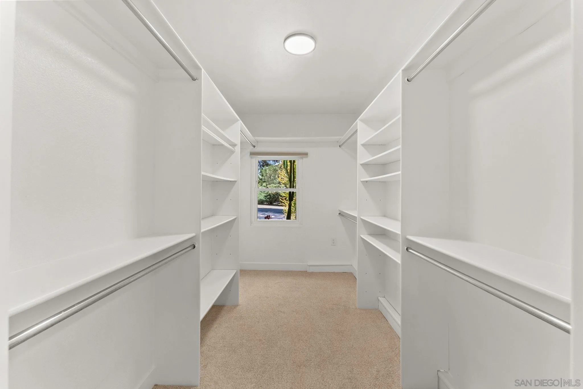 https://cdn.realtyfeed.com/cdn/127/260012378/19e77c354f2be16d2e112f1b60d2969c.webp