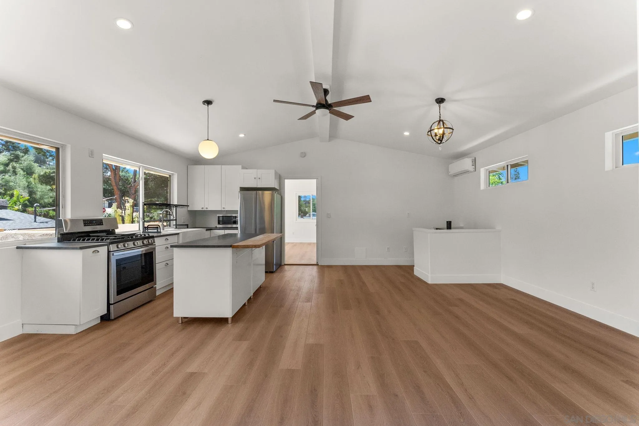 https://cdn.realtyfeed.com/cdn/127/260012378/3e5818929af02792ff7aee72359a1663.webp