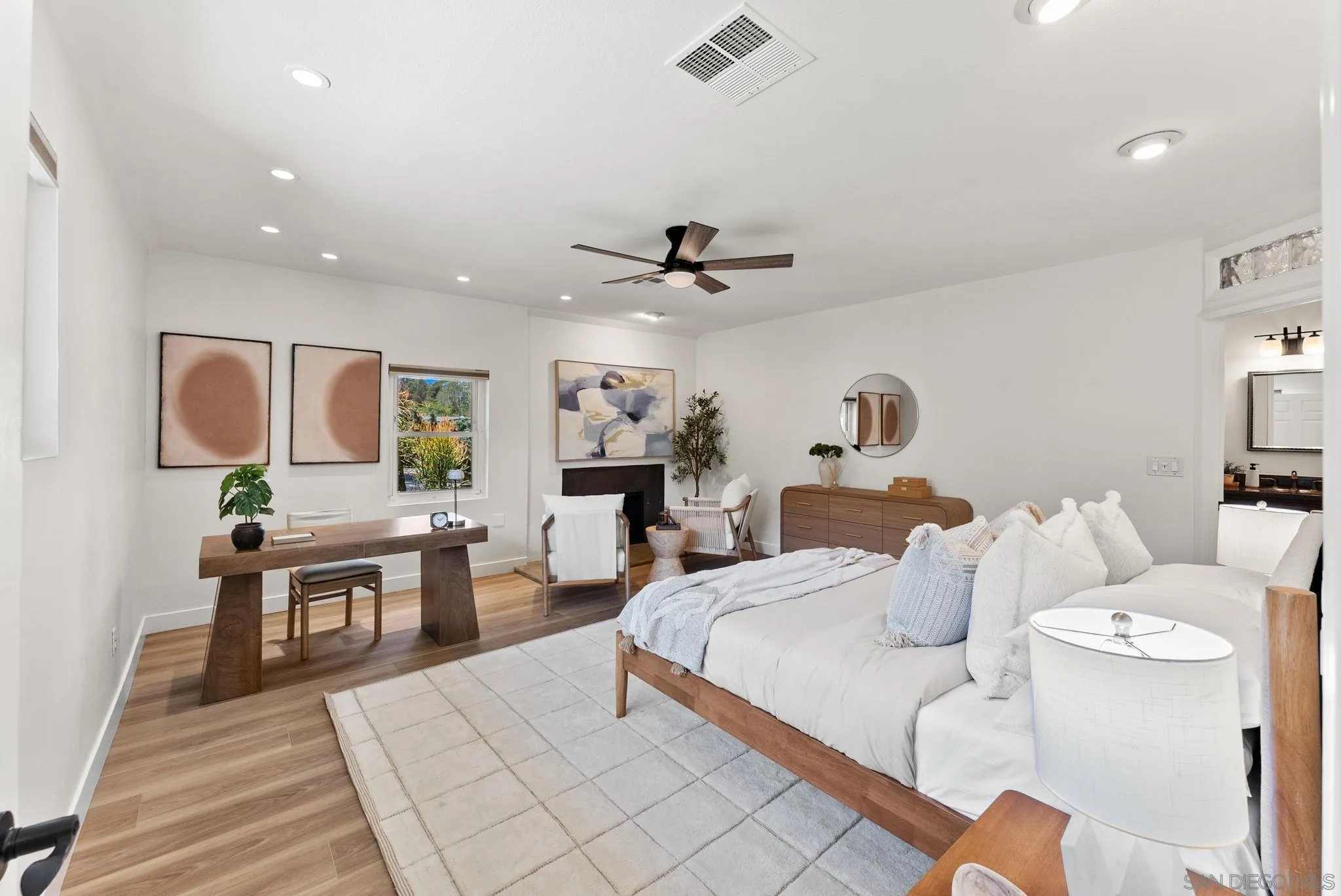 https://cdn.realtyfeed.com/cdn/127/260012378/5112e3f9af06b9f94414cda0bb8ce71b.webp