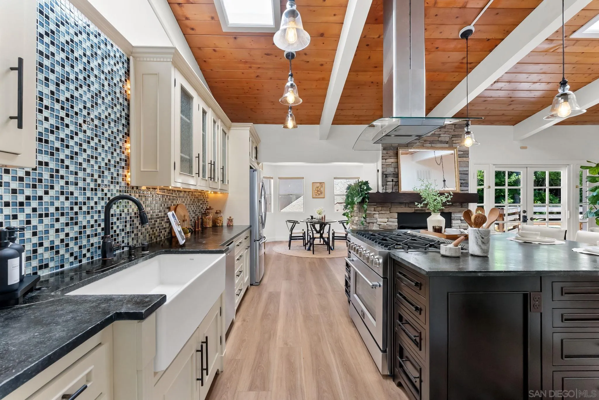 https://cdn.realtyfeed.com/cdn/127/260012378/61e7b05089f5bbaa191585f0e15771a5.webp