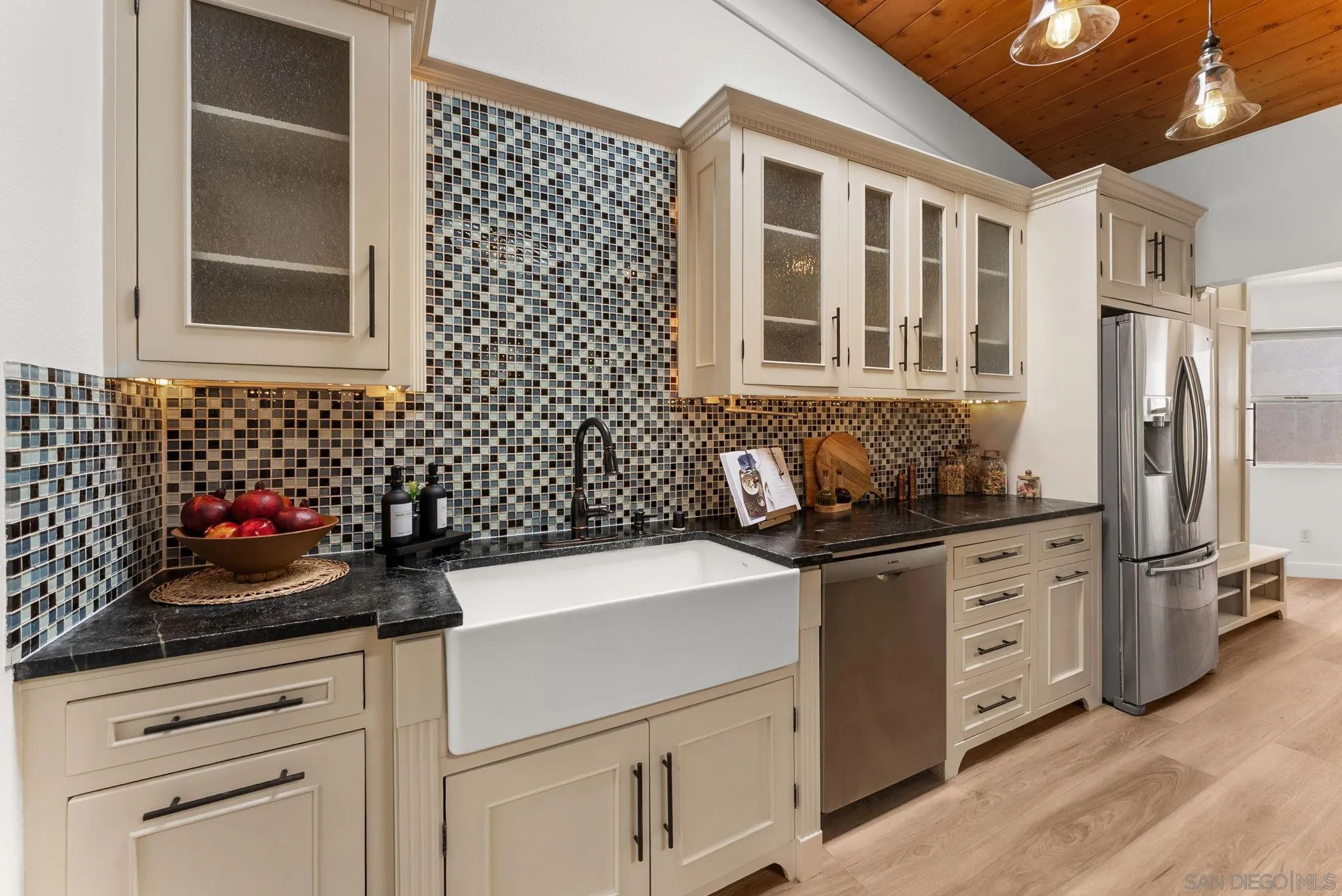 https://cdn.realtyfeed.com/cdn/127/260012378/a58df90c41640174571d06ea22a29653.webp