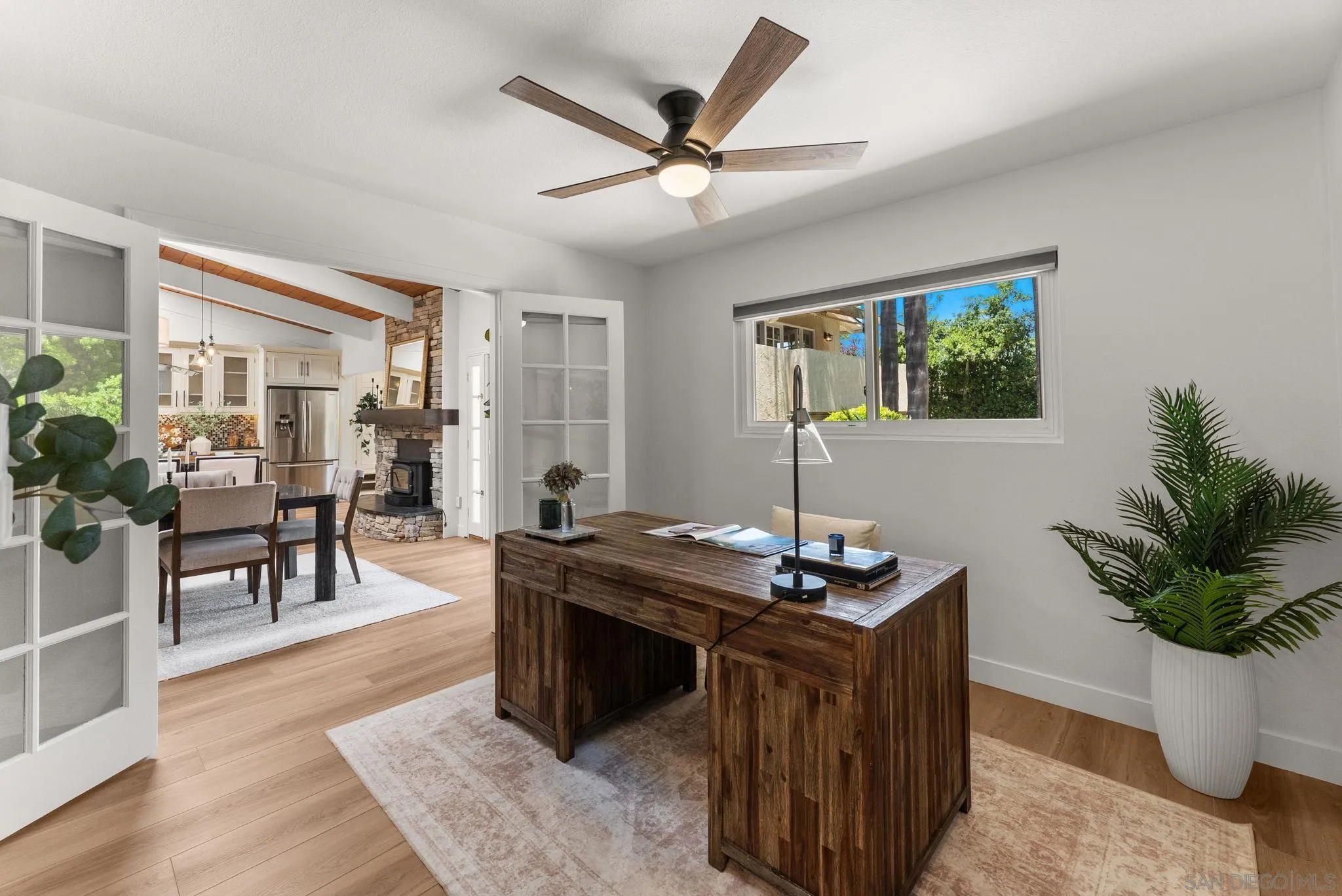 https://cdn.realtyfeed.com/cdn/127/260012378/be26d2ebb5f852606df7ac19135b9c02.webp