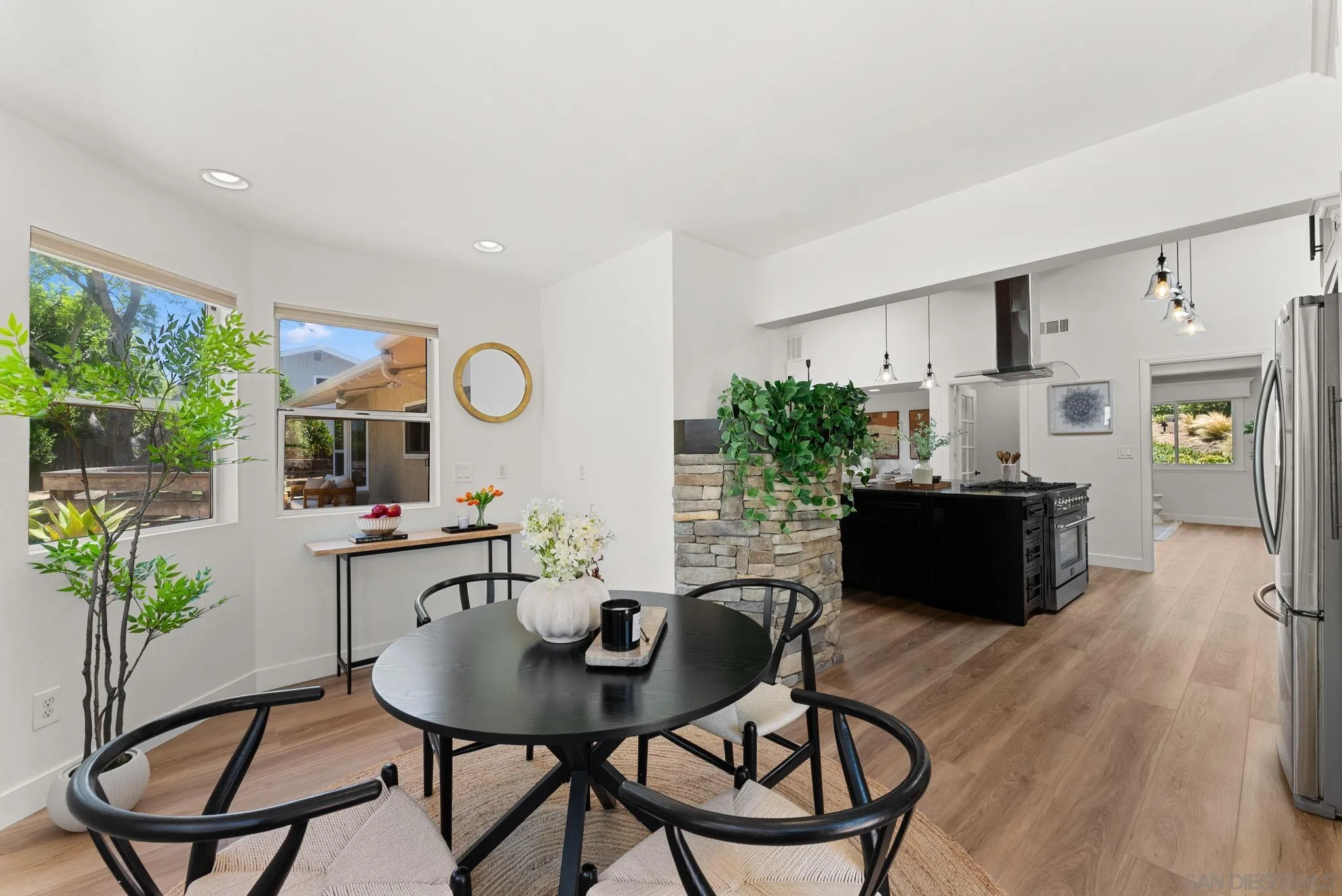 https://cdn.realtyfeed.com/cdn/127/260012378/e2c1a6478a79a53ead692c2b56246f7b.webp