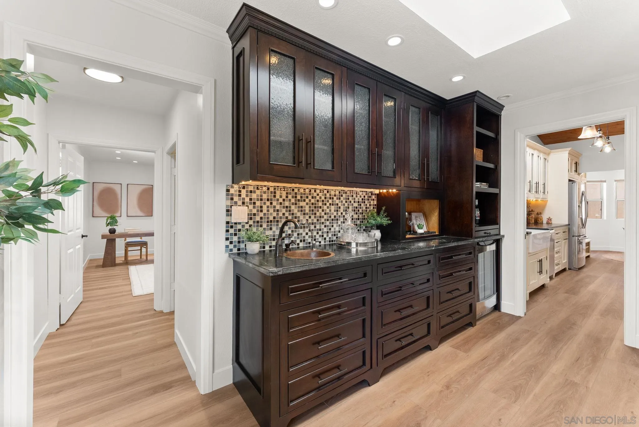 https://cdn.realtyfeed.com/cdn/127/260012378/fe085de90037134844e5c1c9cd79ab75.webp