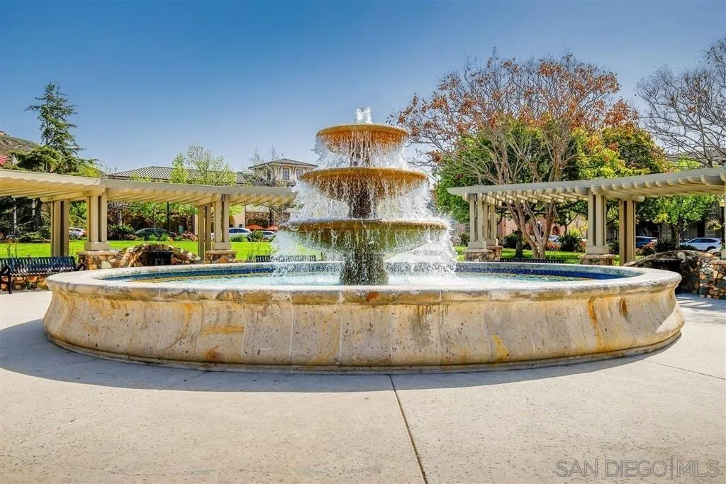 Photo #33: 260012379 Listing: Photo #33