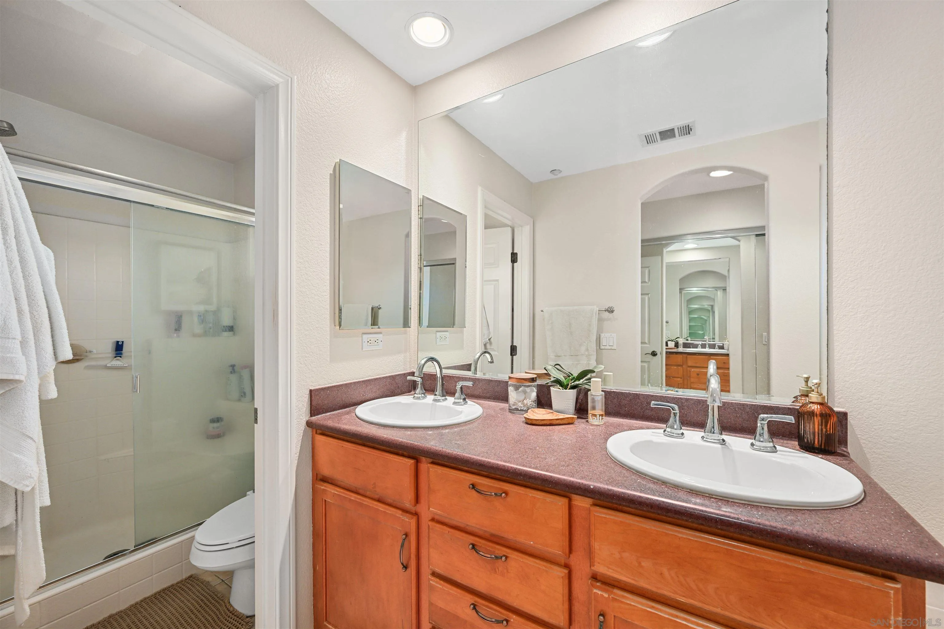 Photo #15: 260012379 Listing: Photo #15
