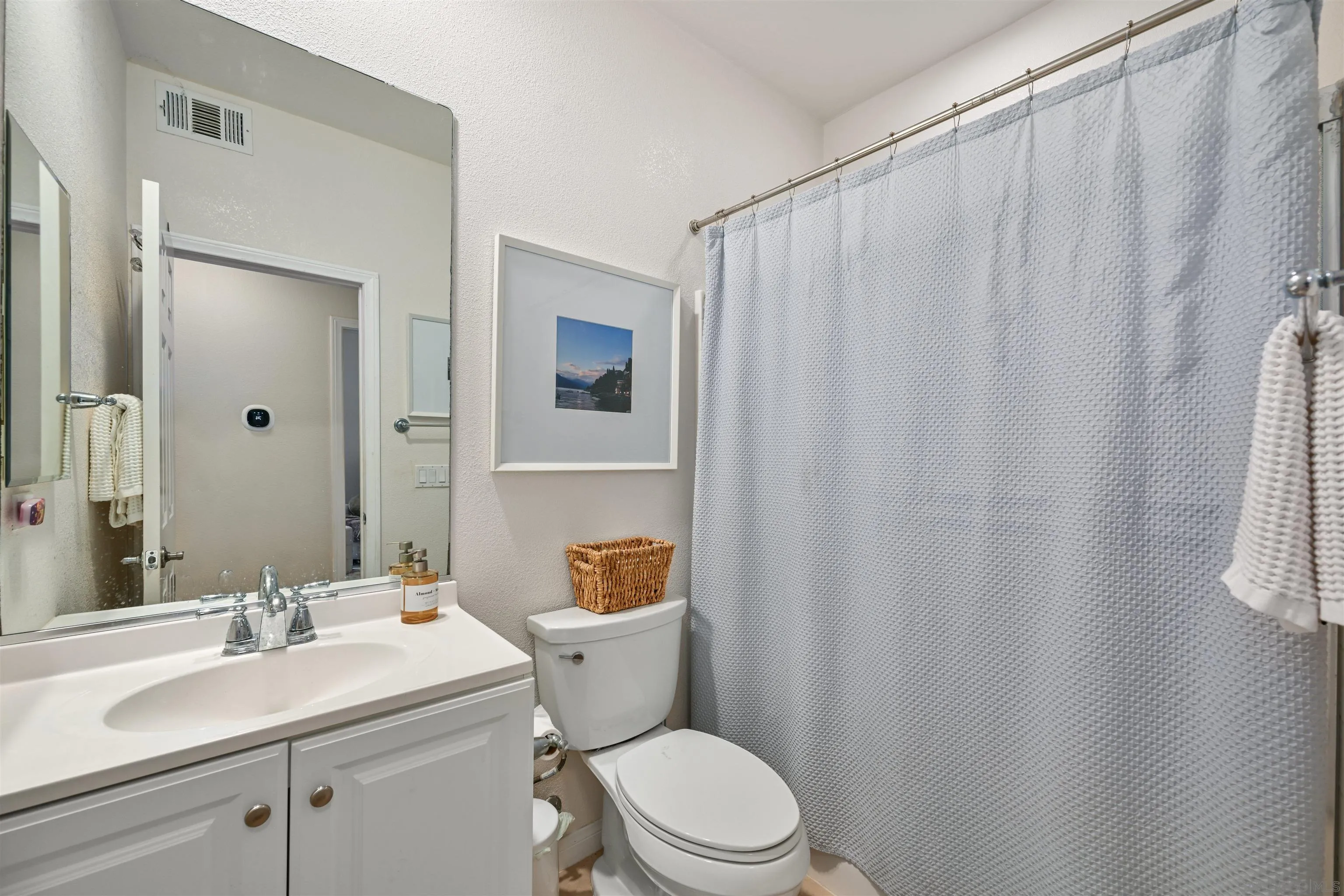 Photo #12: 260012379 Listing: Photo #12