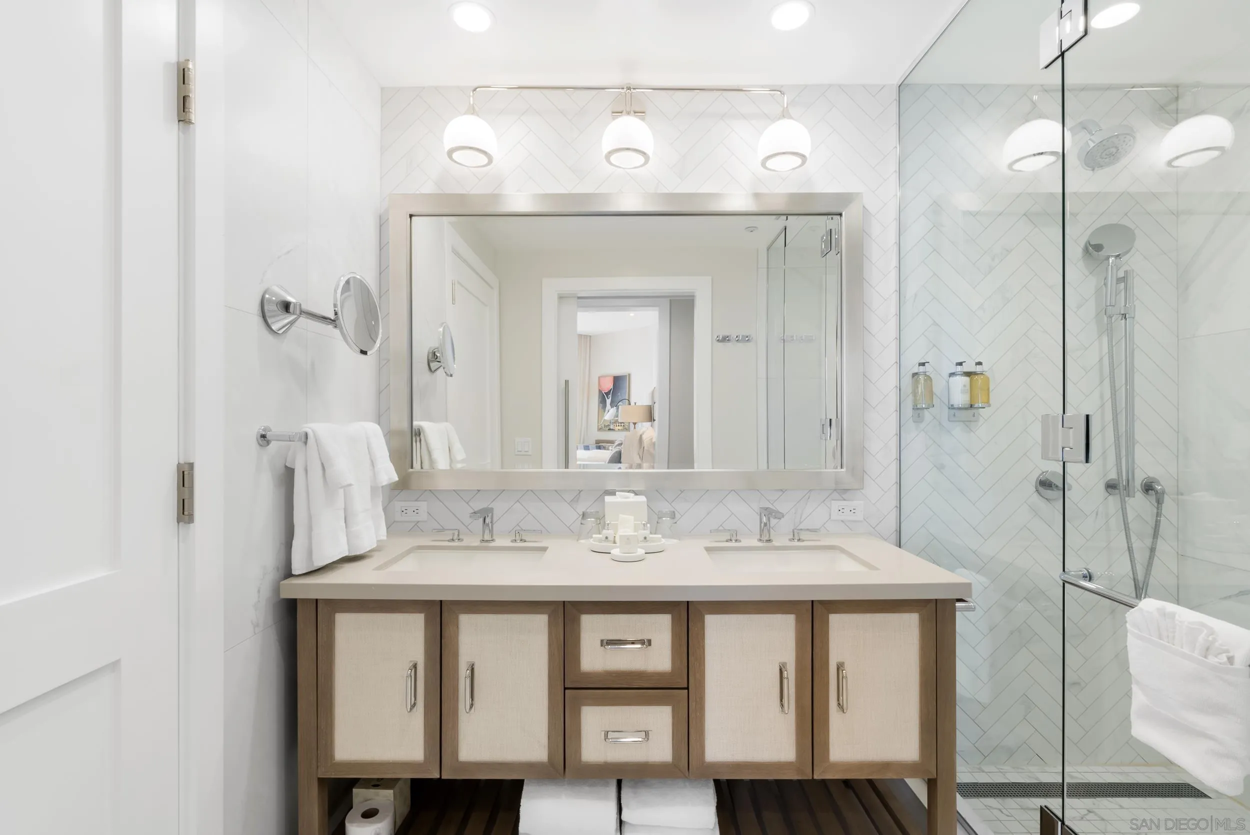 Photo #12: 260012381 Listing: Photo #12