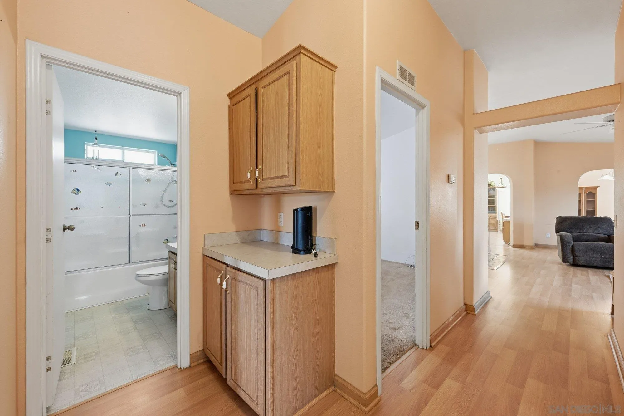 https://cdn.realtyfeed.com/cdn/127/260012388/0e409ca9e6601eb076cc4f4c7fcc1e1f.webp