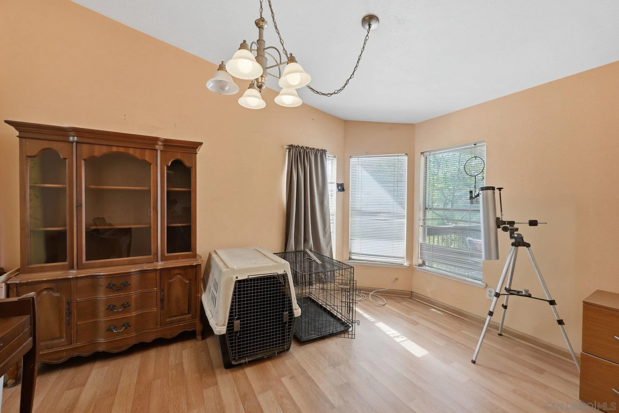 https://cdn.realtyfeed.com/cdn/127/260012388/366f16d365405cd76c7f1784af79b425.webp