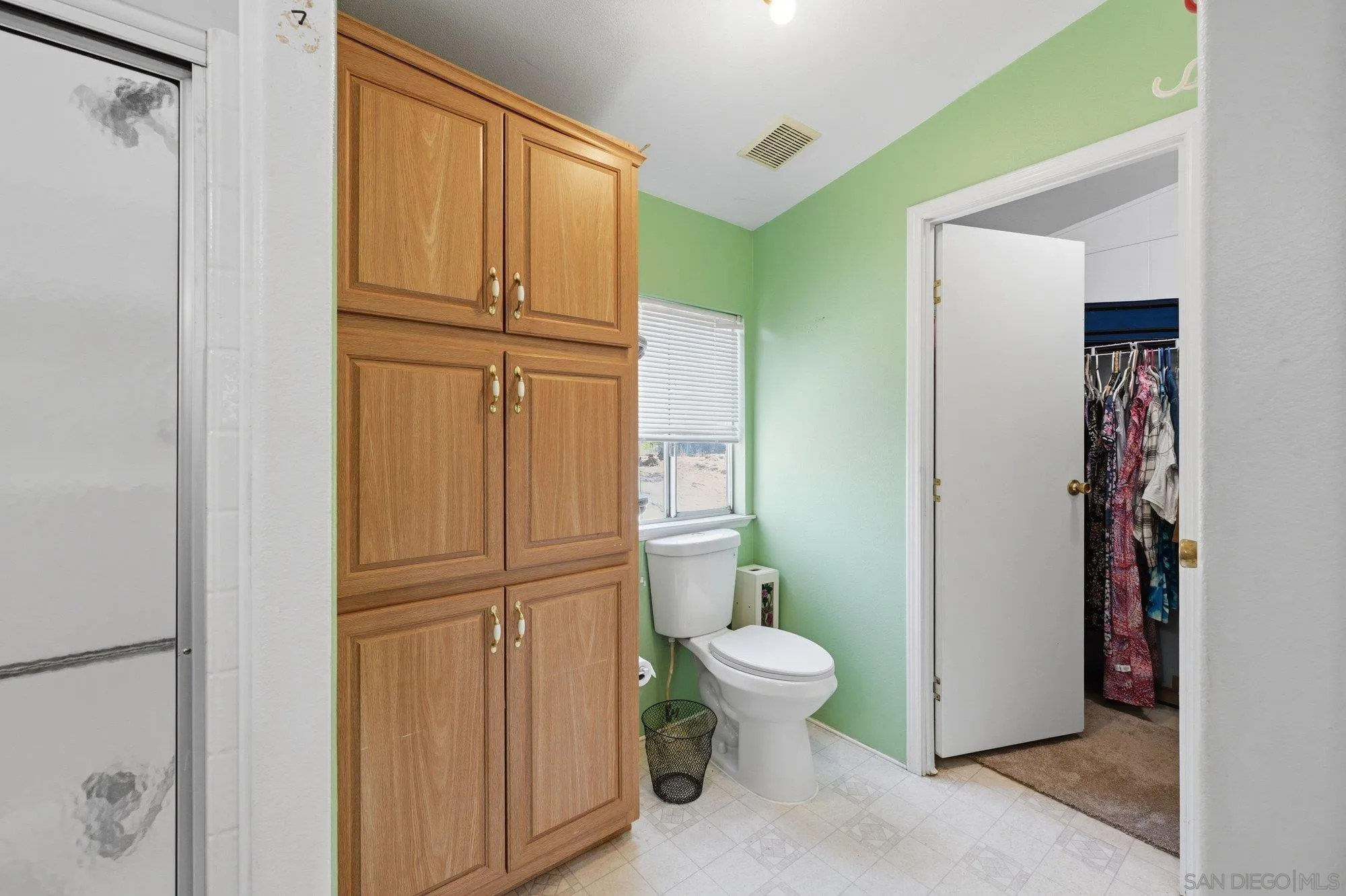https://cdn.realtyfeed.com/cdn/127/260012388/45f1b96ec5e76db9d6a95b7e93af0dfd.webp