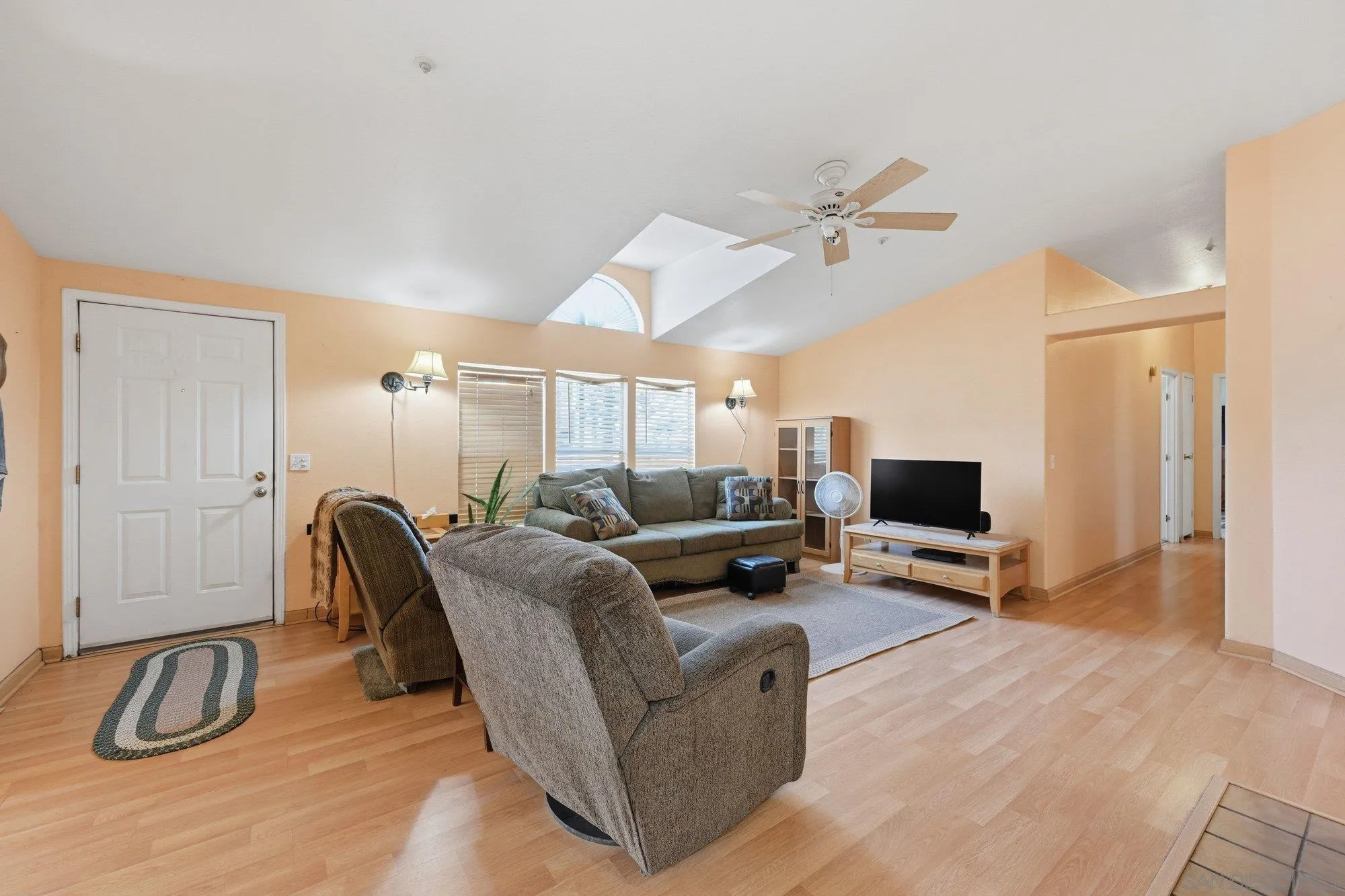 https://cdn.realtyfeed.com/cdn/127/260012388/4641eaca518a60cc7b2fa52051a3c8f1.webp