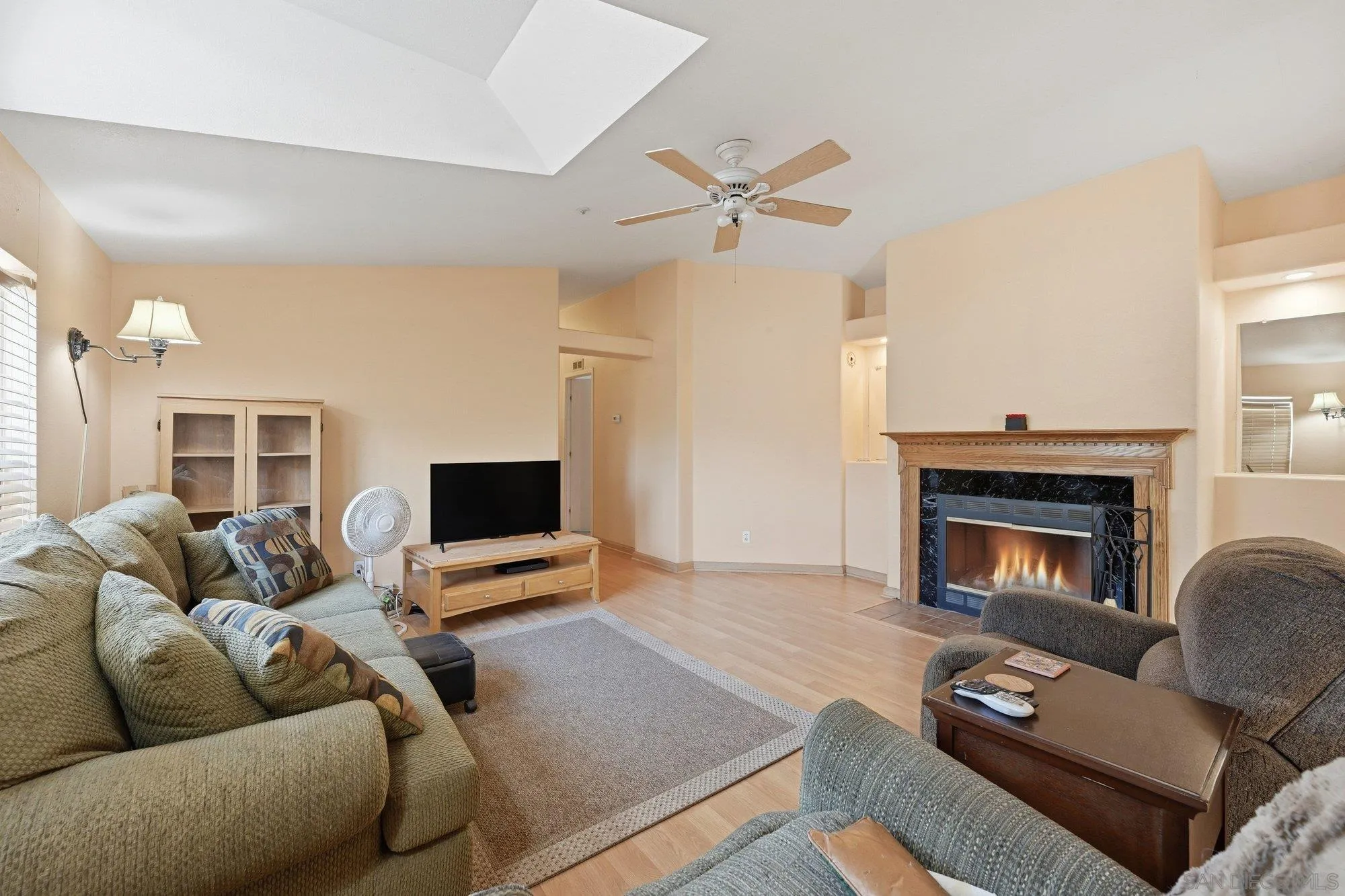 https://cdn.realtyfeed.com/cdn/127/260012388/a08abd4e9745117d1911a1d5605ab591.webp