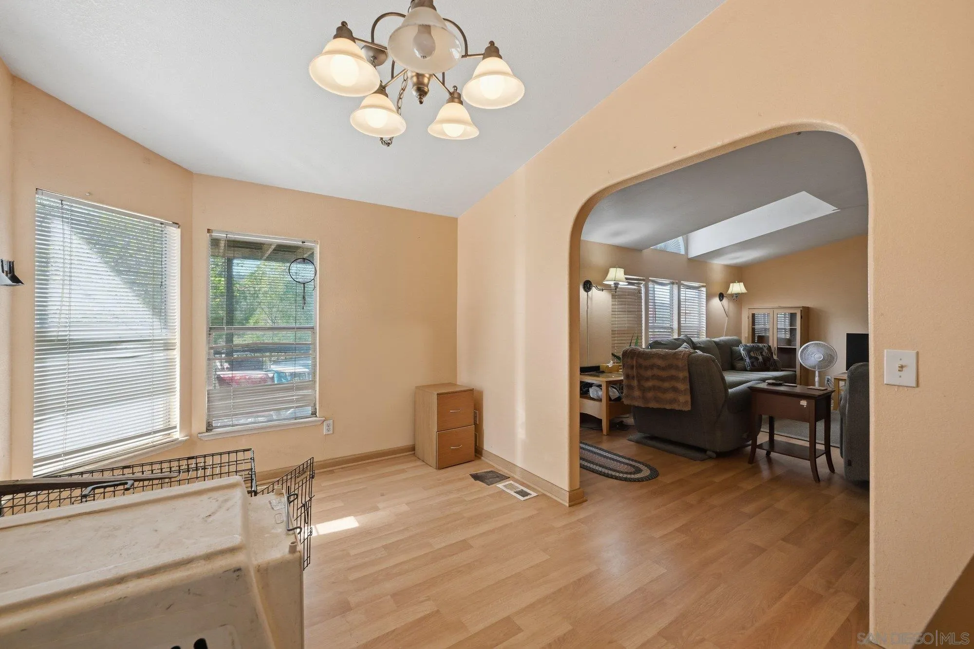 https://cdn.realtyfeed.com/cdn/127/260012388/a638c41f9e161ea7e7d7965b82311bcf.webp