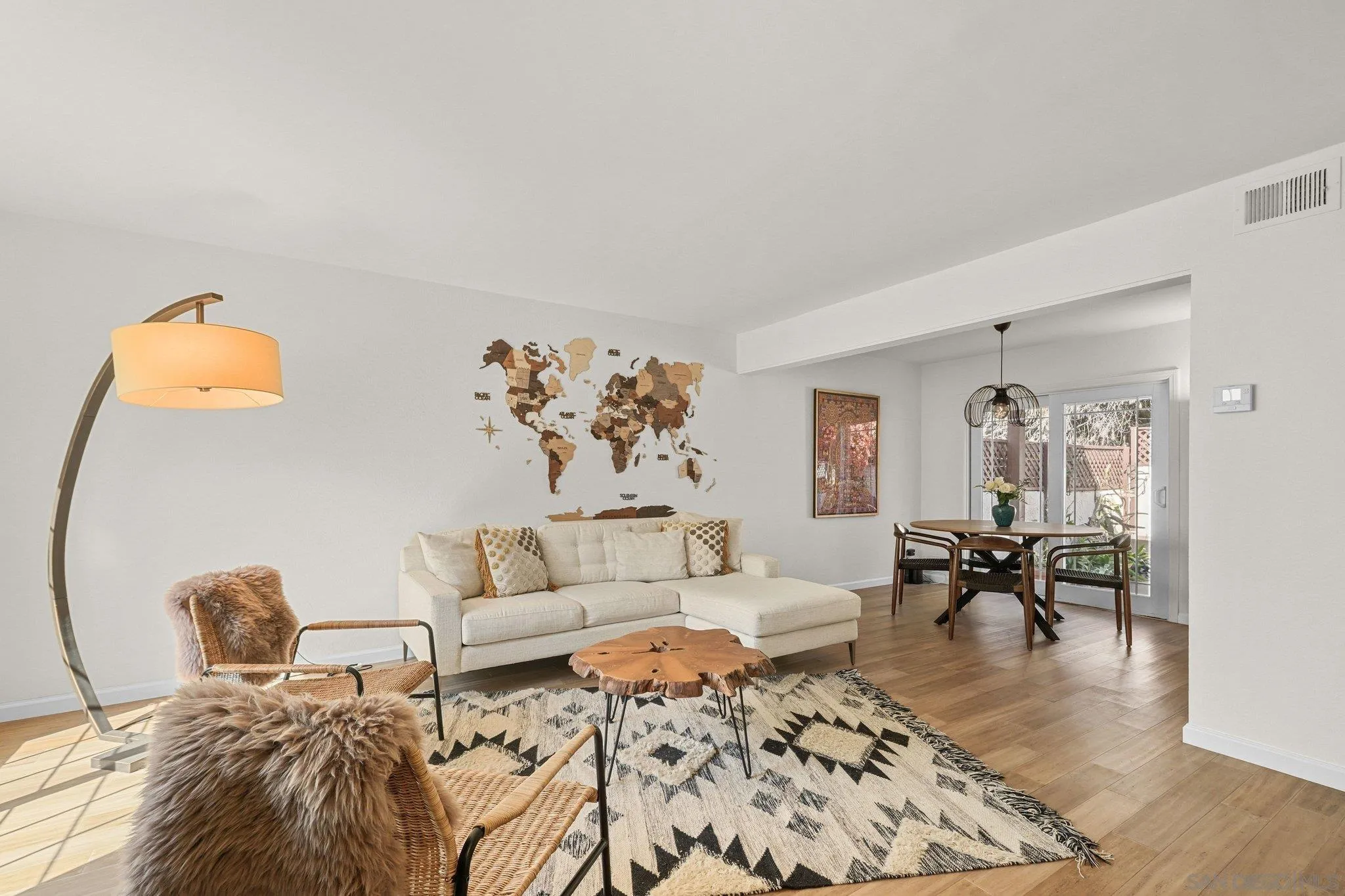 Photo #2: 260012389 Listing: Photo #2