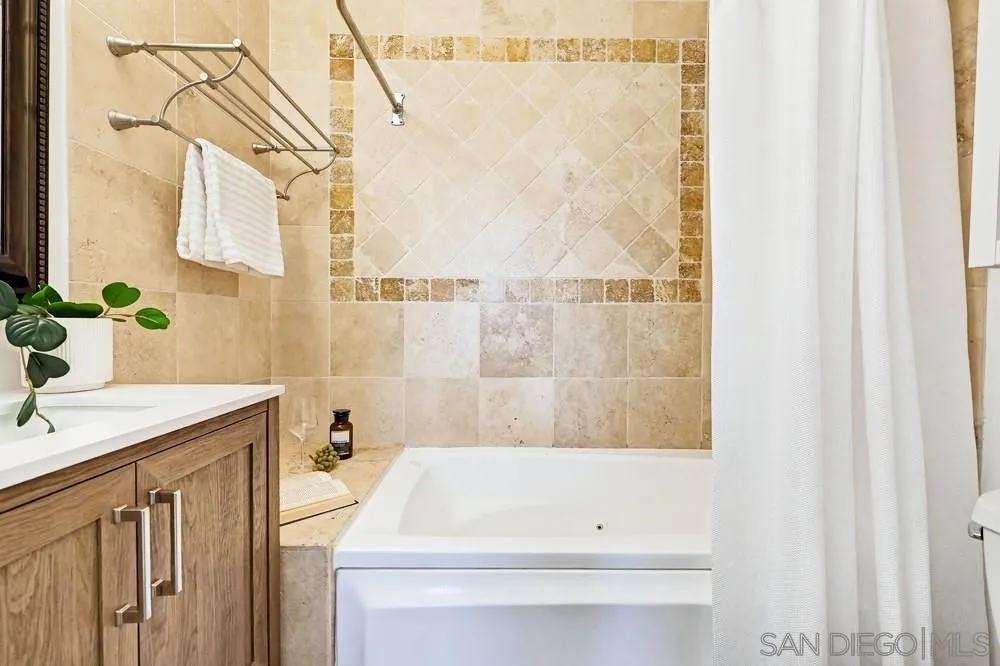 Photo #31: 260012396 Listing: Photo #31