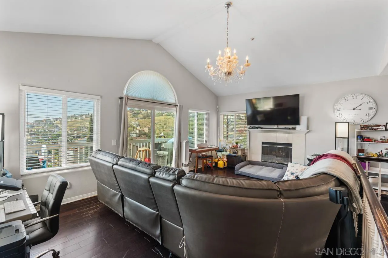 https://cdn.realtyfeed.com/cdn/127/260012398/00021693a795923c81fcd1ec1b6dee29.webp