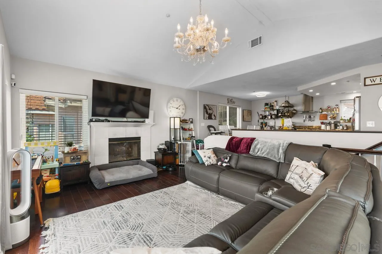 https://cdn.realtyfeed.com/cdn/127/260012398/040f7eb97a698f7da127d07242f14ff6.webp