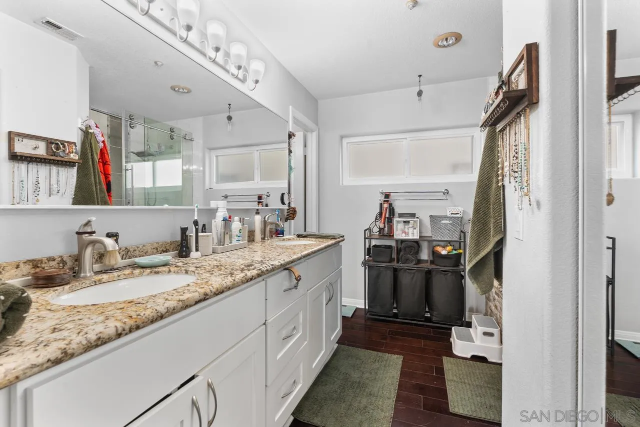 https://cdn.realtyfeed.com/cdn/127/260012398/4f1738a96131c2981f80fa20de5bfc44.webp